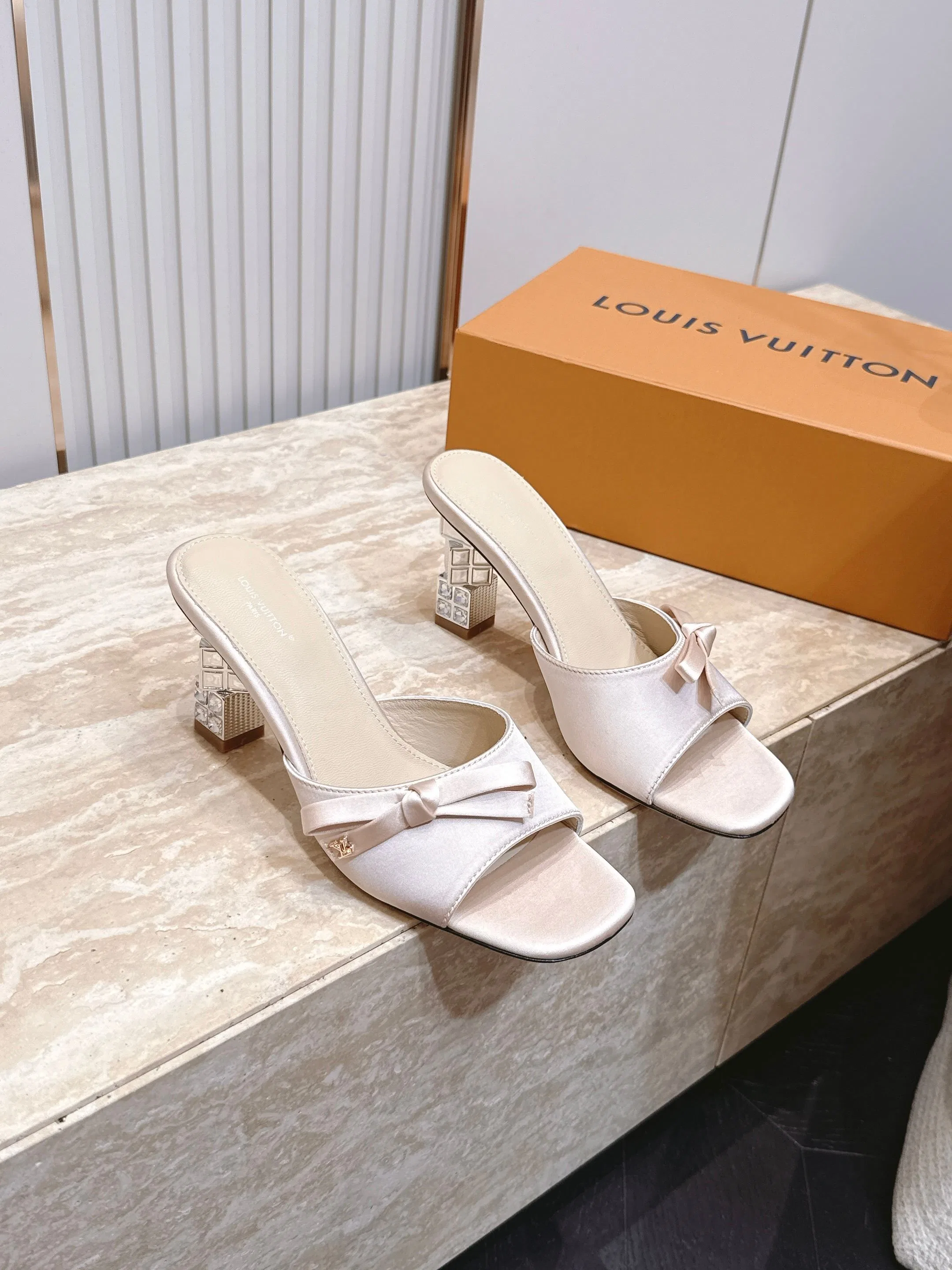 LV 27FW LDWAQLG 111 구두