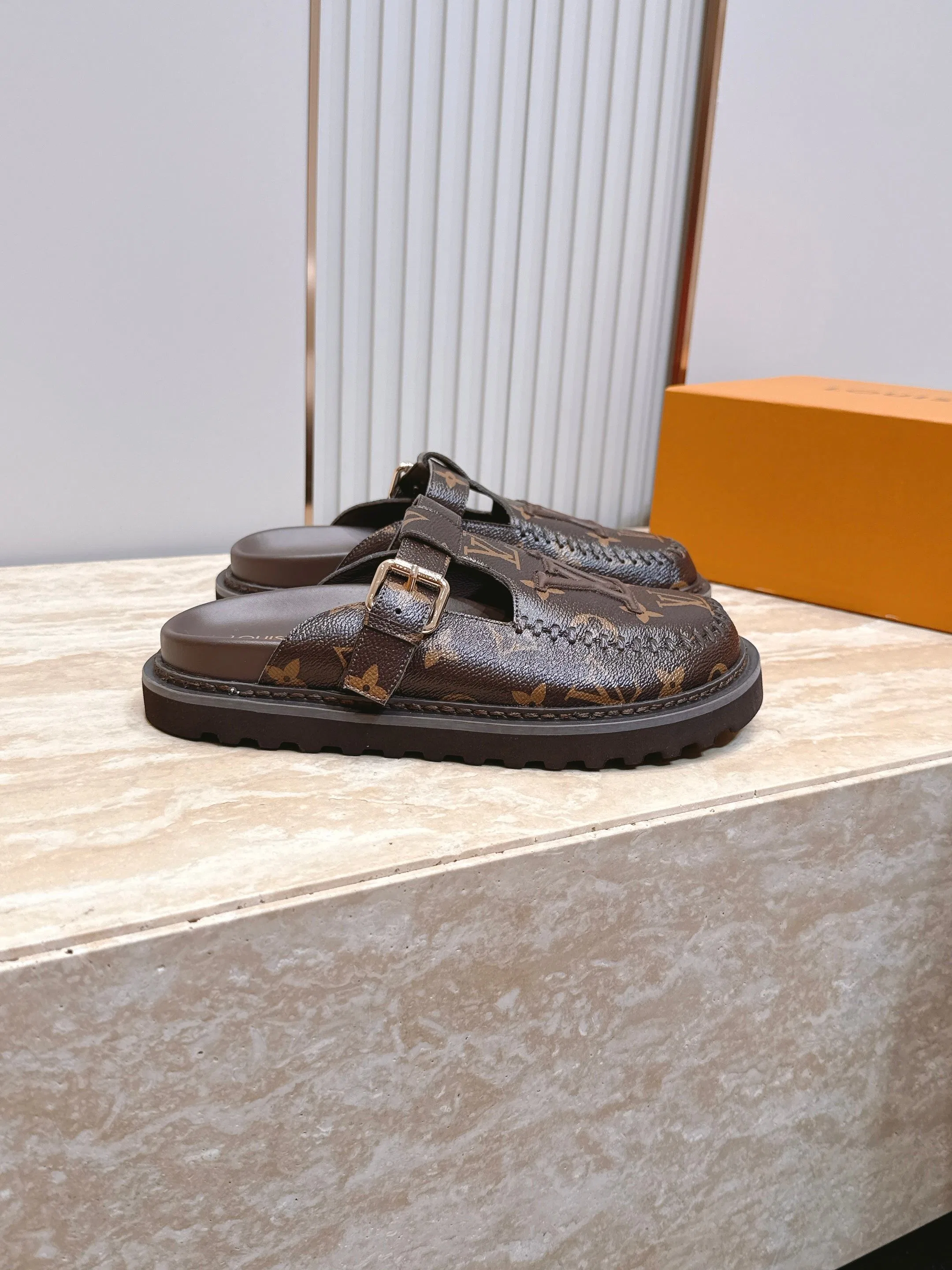 LV 27FW LDWAQLG 113 슬리퍼 4