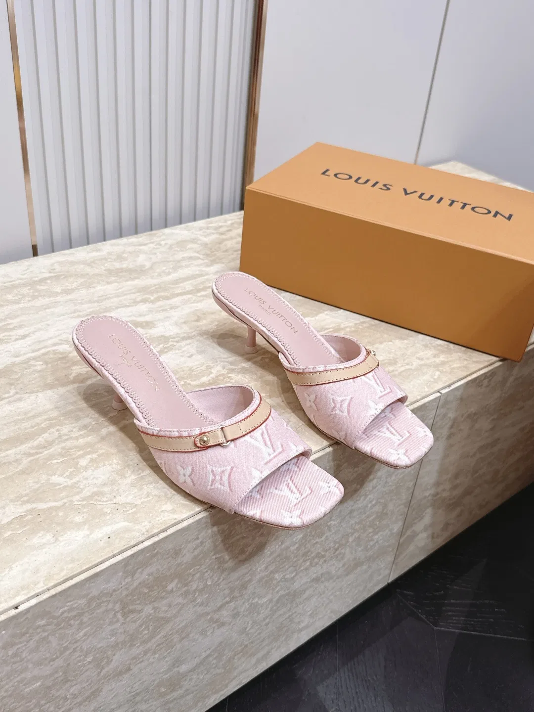 LV 27FW LDWAQLG 116 구두