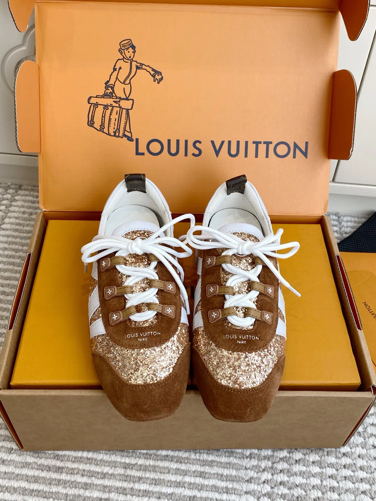 LV 27FW LDWAQLG 150 스니커즈
