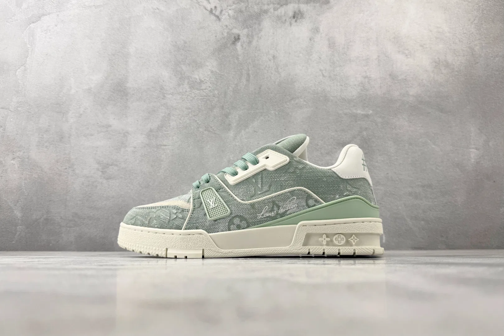 LV 27FW QCYEEAU 036 스니커즈