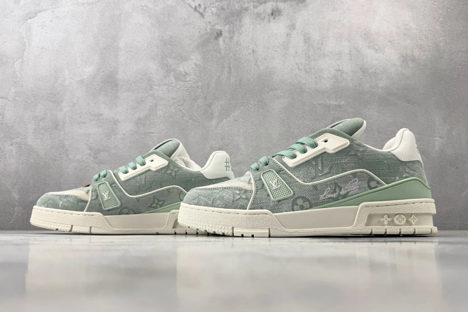 LV 27FW QCYEEAU 036 스니커즈 5
