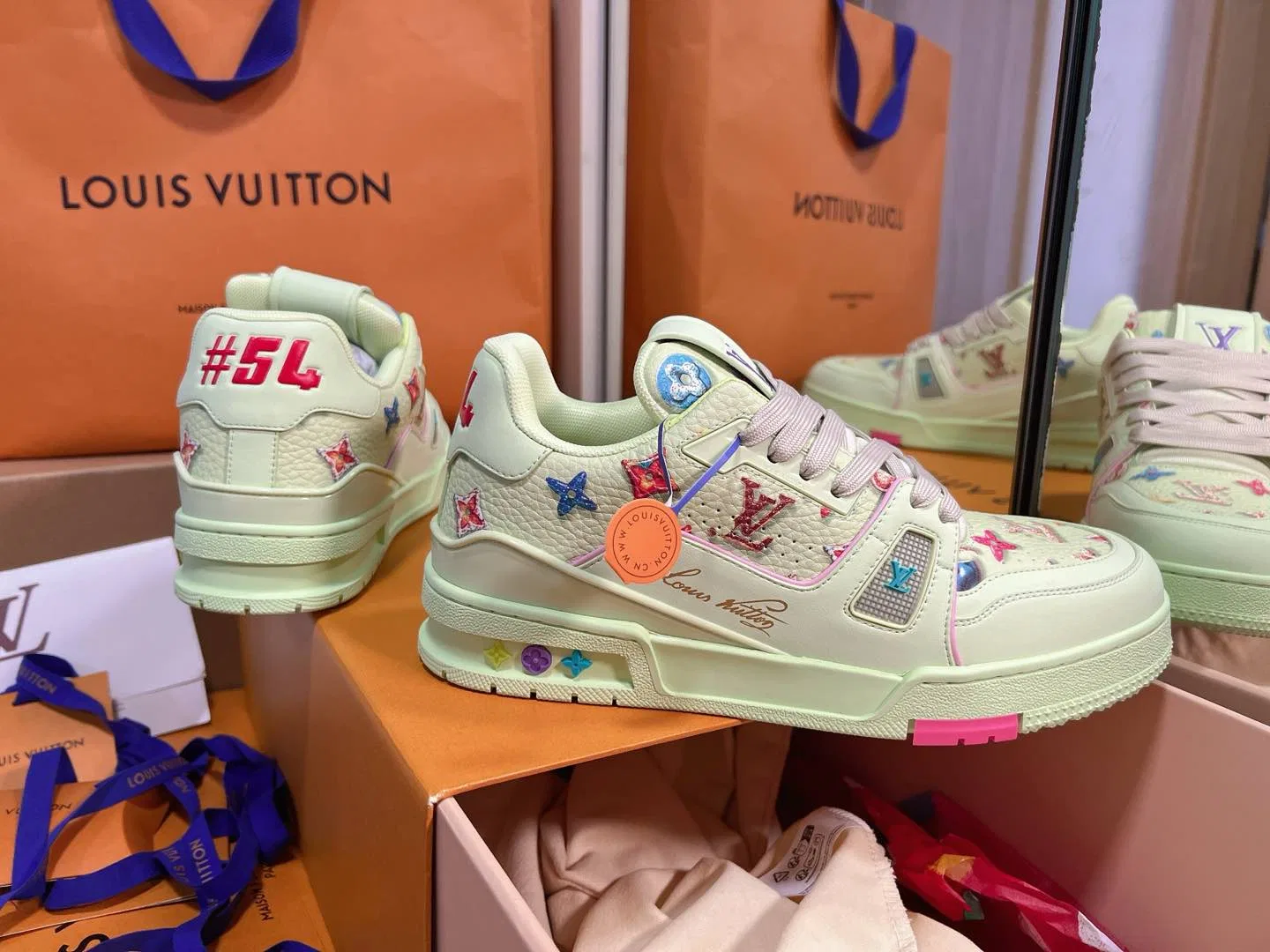 LV 27FW QVUSQNN 013 스니커즈 3