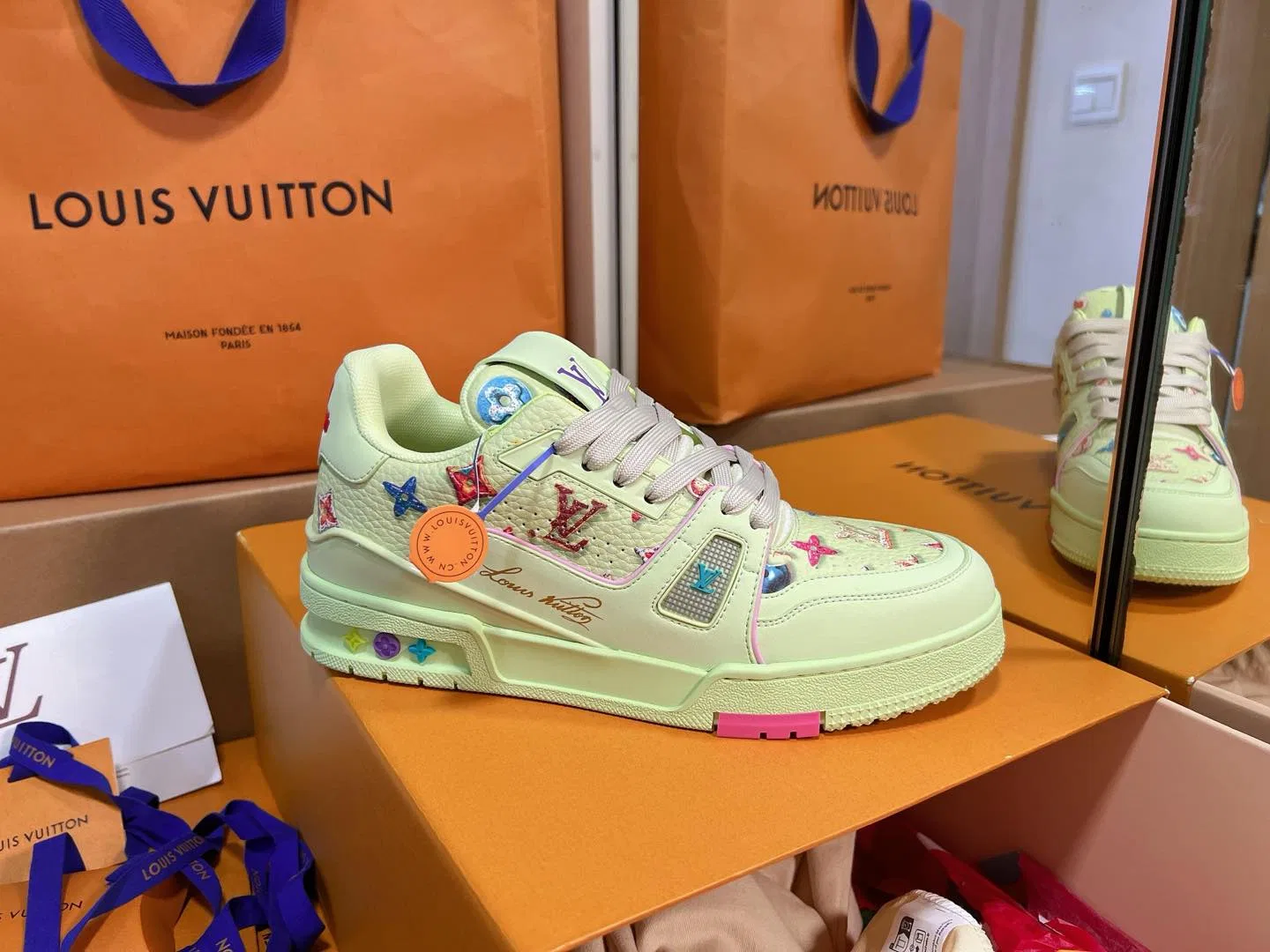 LV 27FW QVUSQNN 013 스니커즈 4