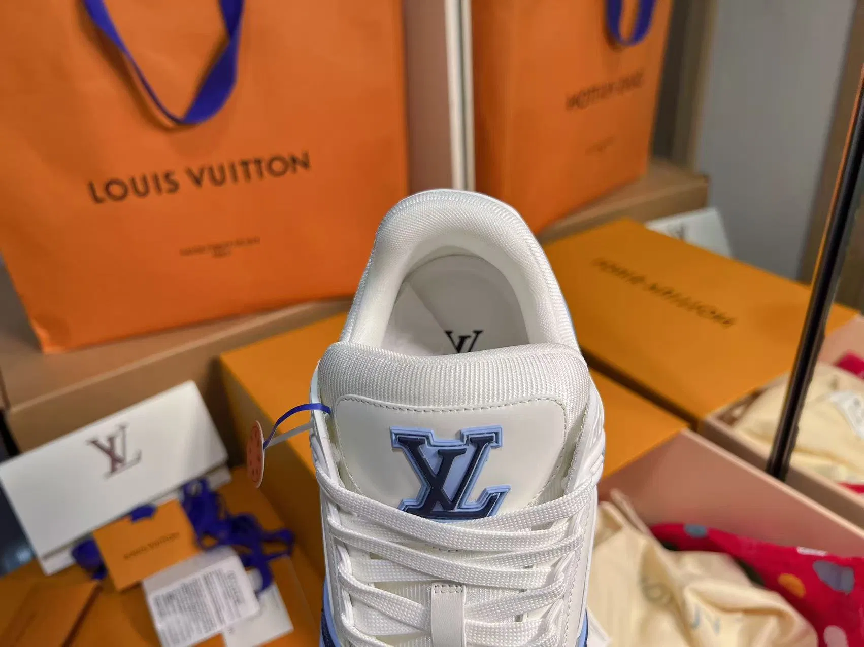 LV 27FW QVUSQNN 014 스니커즈 6
