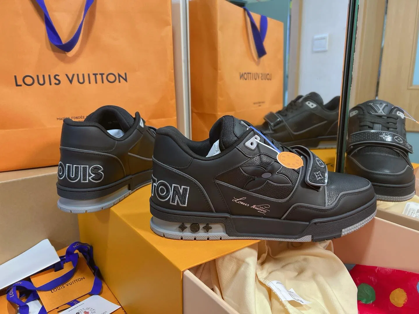 LV 27FW QVUSQNN 016 스니커즈 3