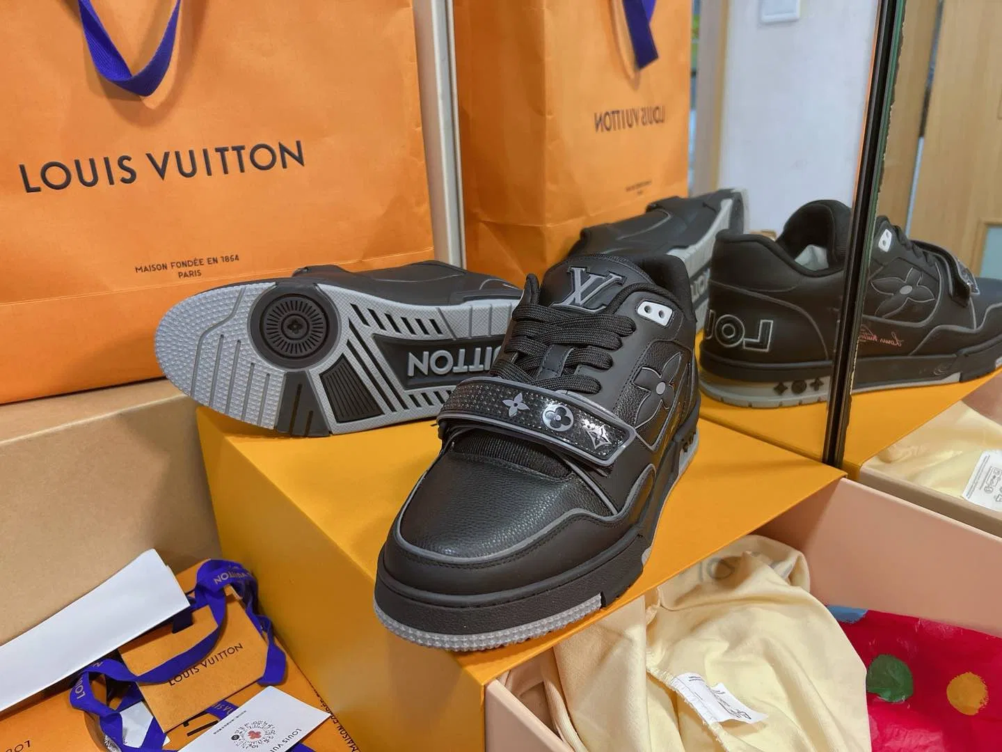 LV 27FW QVUSQNN 016 스니커즈 4