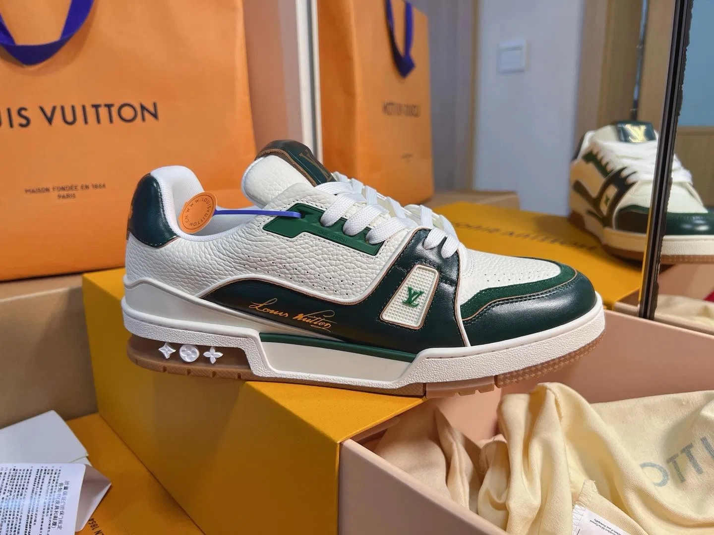 LV 27FW QVUSQNN 017 스니커즈 4
