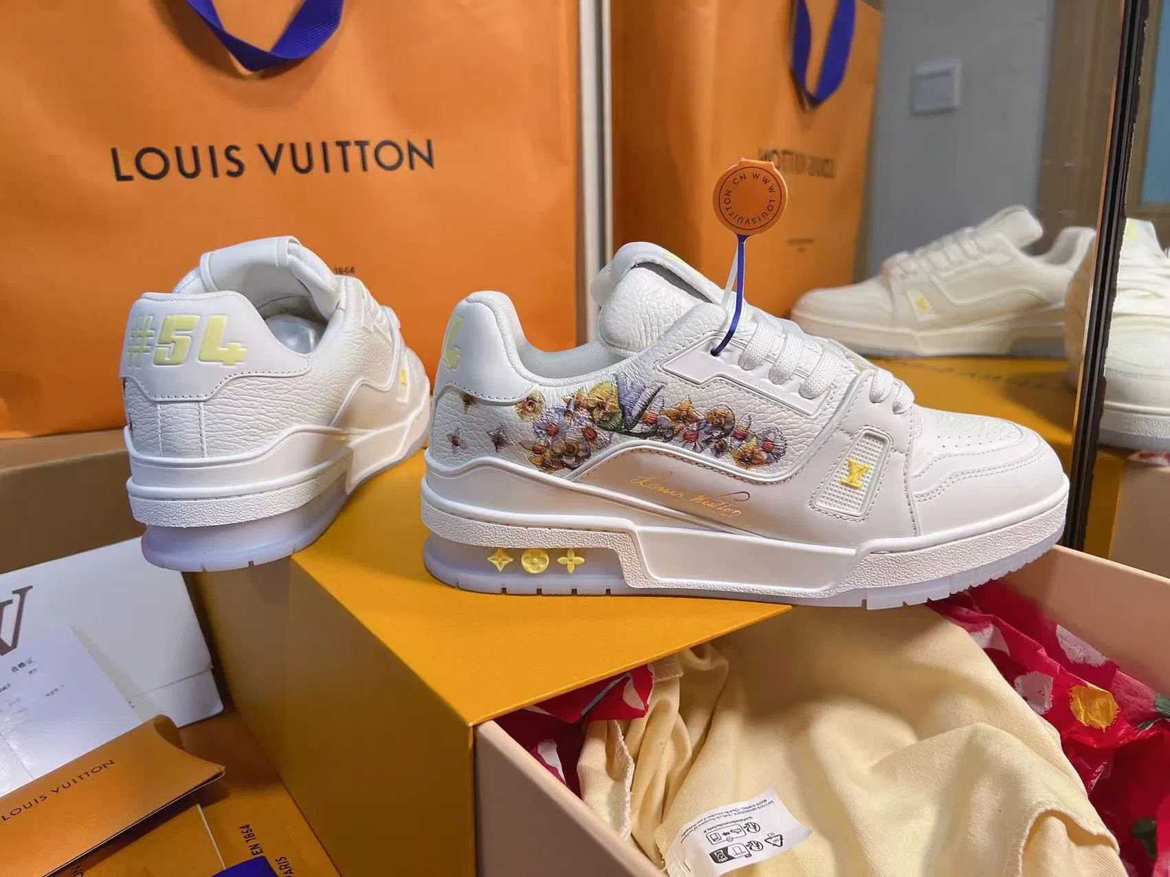 LV 27FW QVUSQNN 018 스니커즈 5