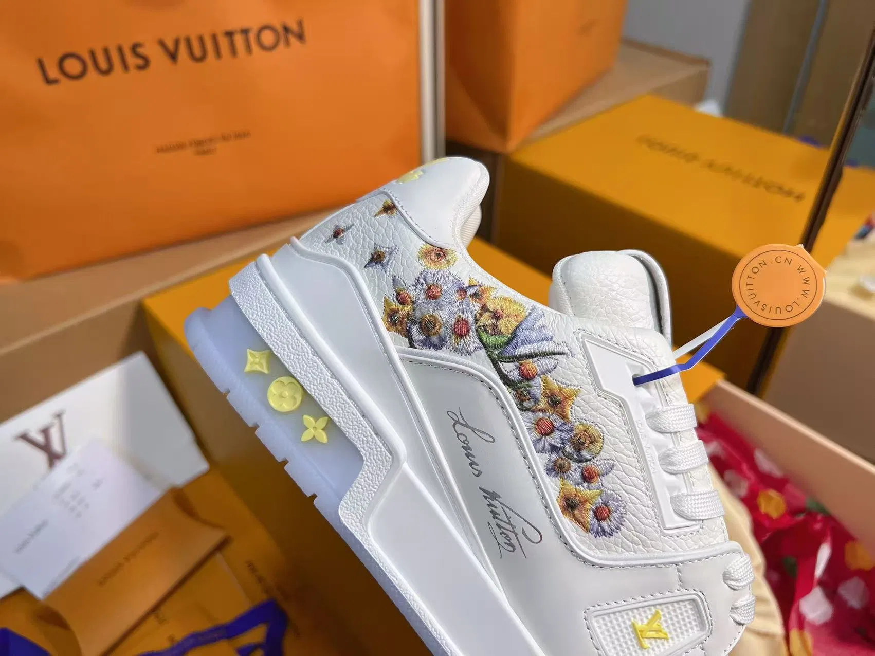 LV 27FW QVUSQNN 018 스니커즈 6