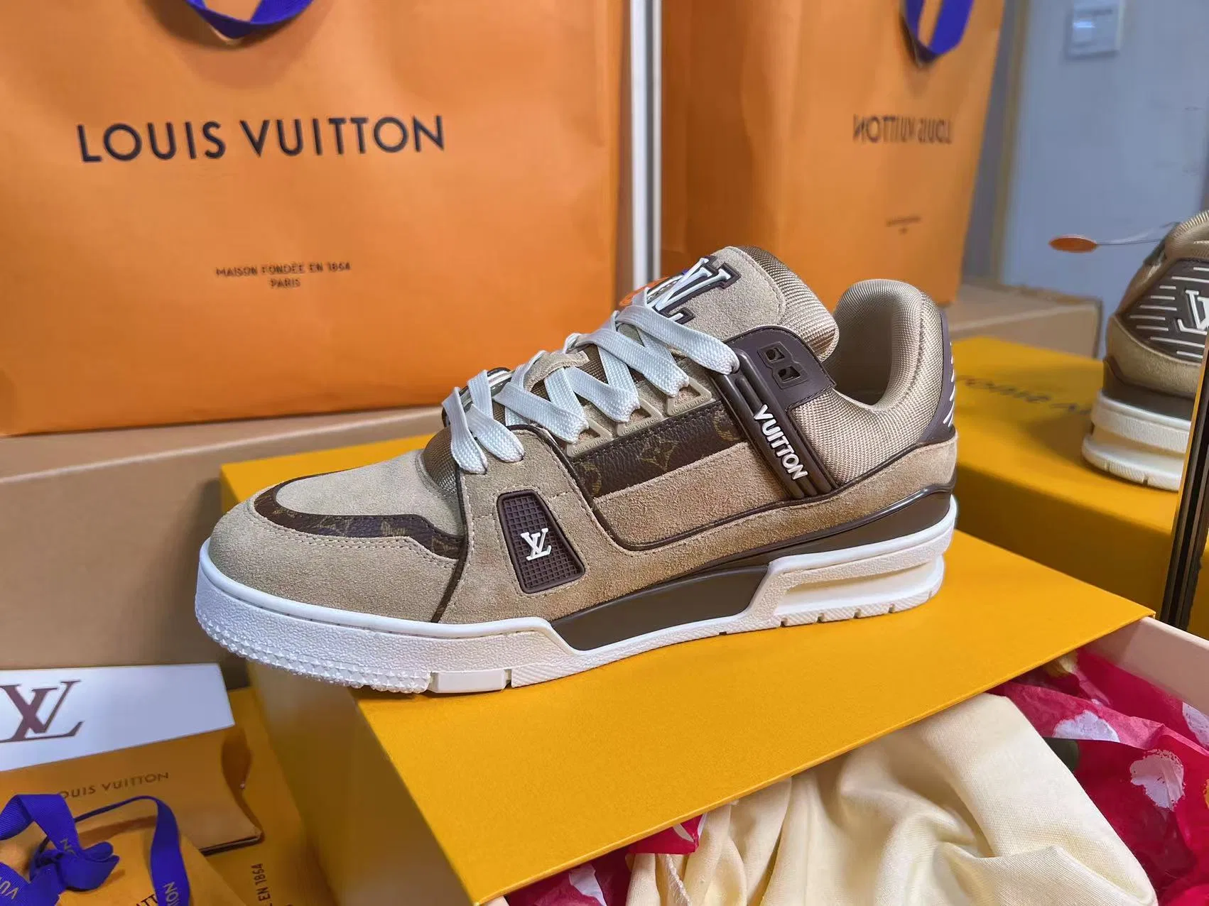LV 27FW QVUSQNN 019 스니커즈 5