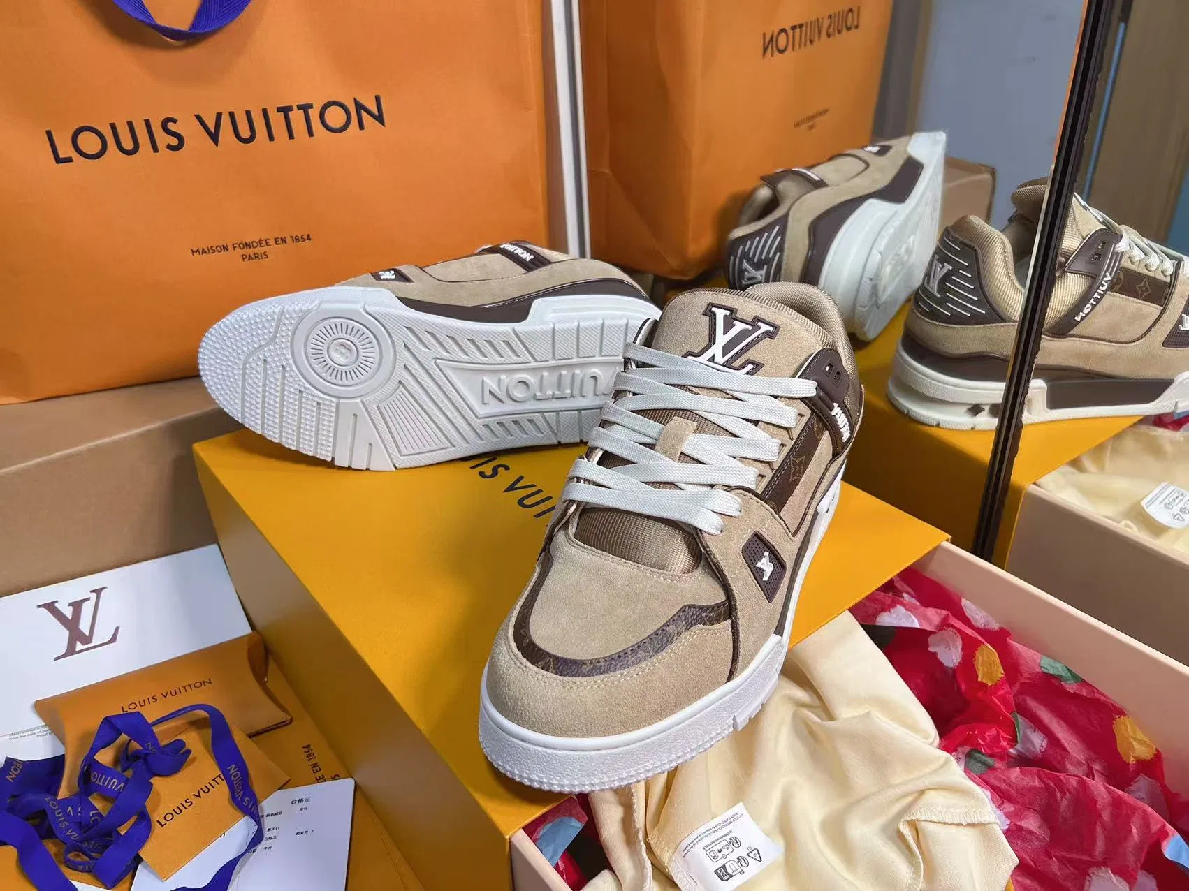 LV 27FW QVUSQNN 019 스니커즈 6