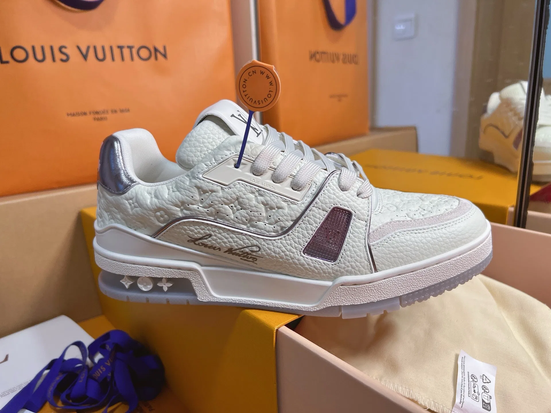 LV 27FW QVUSQNN 021 스니커즈 6