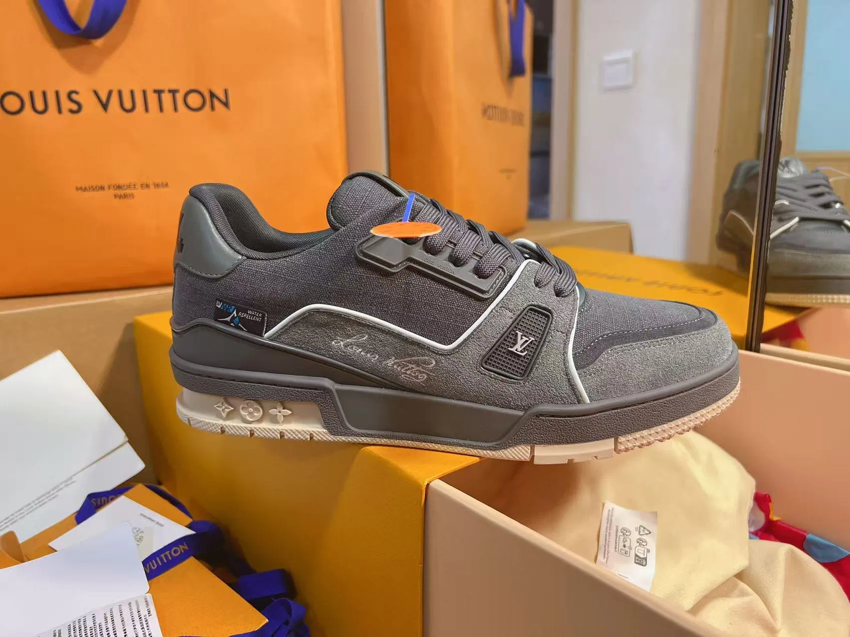 LV 27FW QVUSQNN 022 스니커즈 5