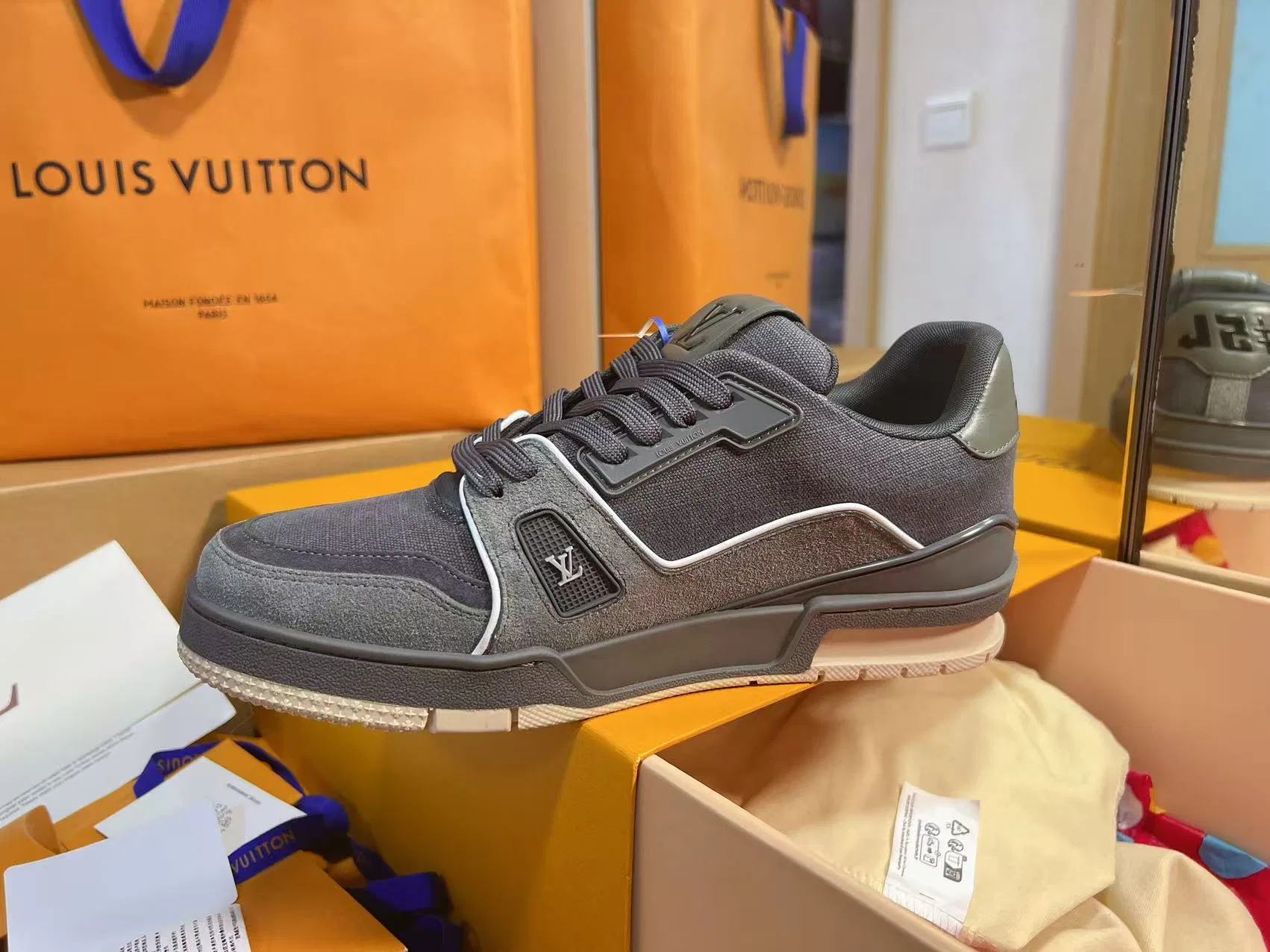 LV 27FW QVUSQNN 022 스니커즈 6