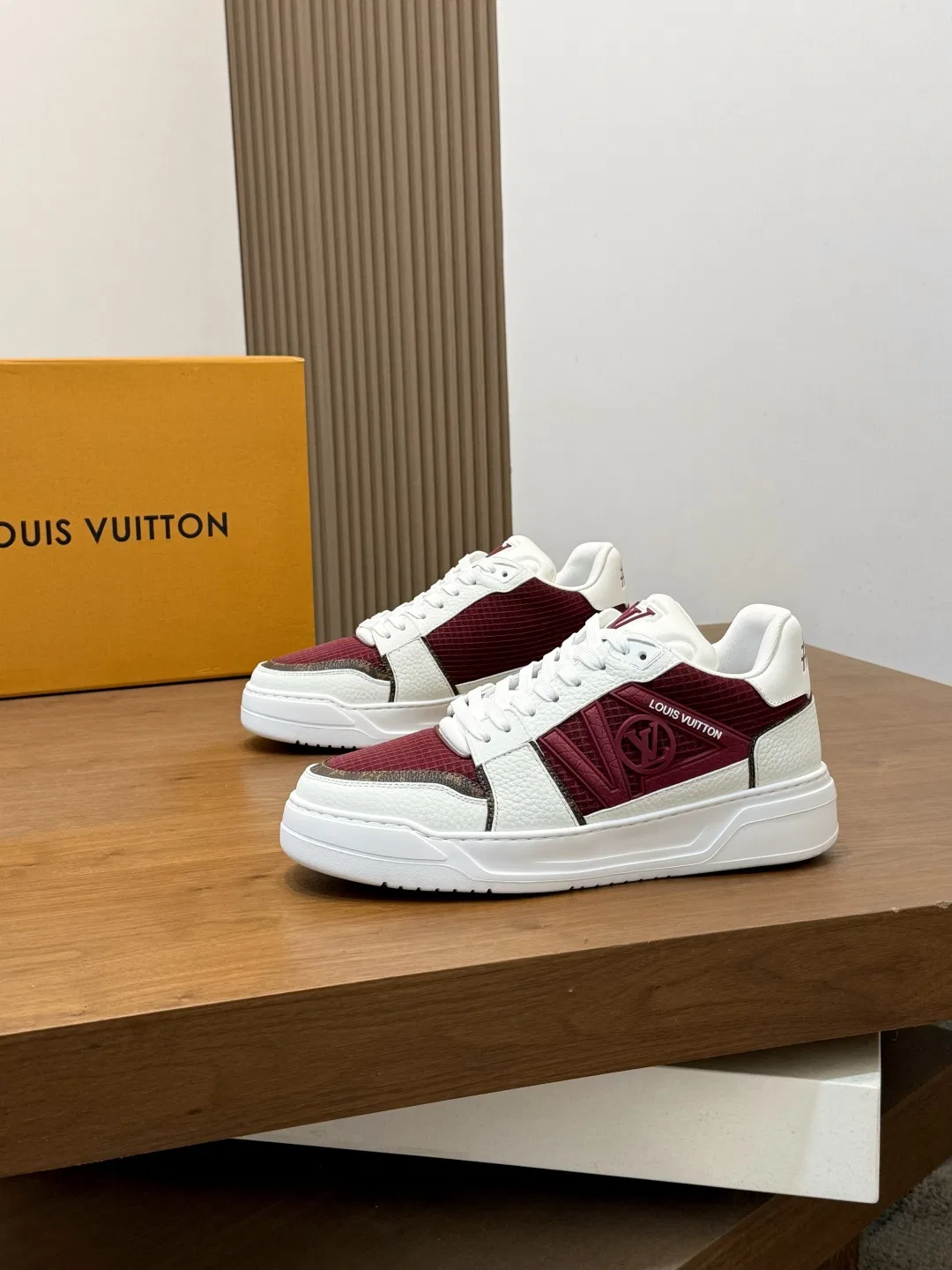 LV 27FW QVUSQNN 027 스니커즈 3