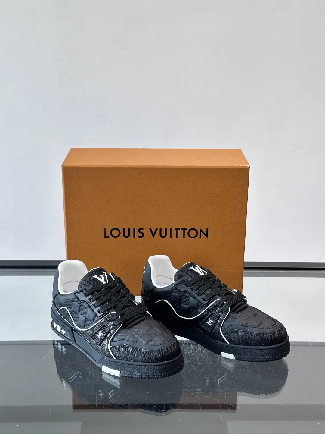 LV 27FW QVUSQNN 028 스니커즈 5