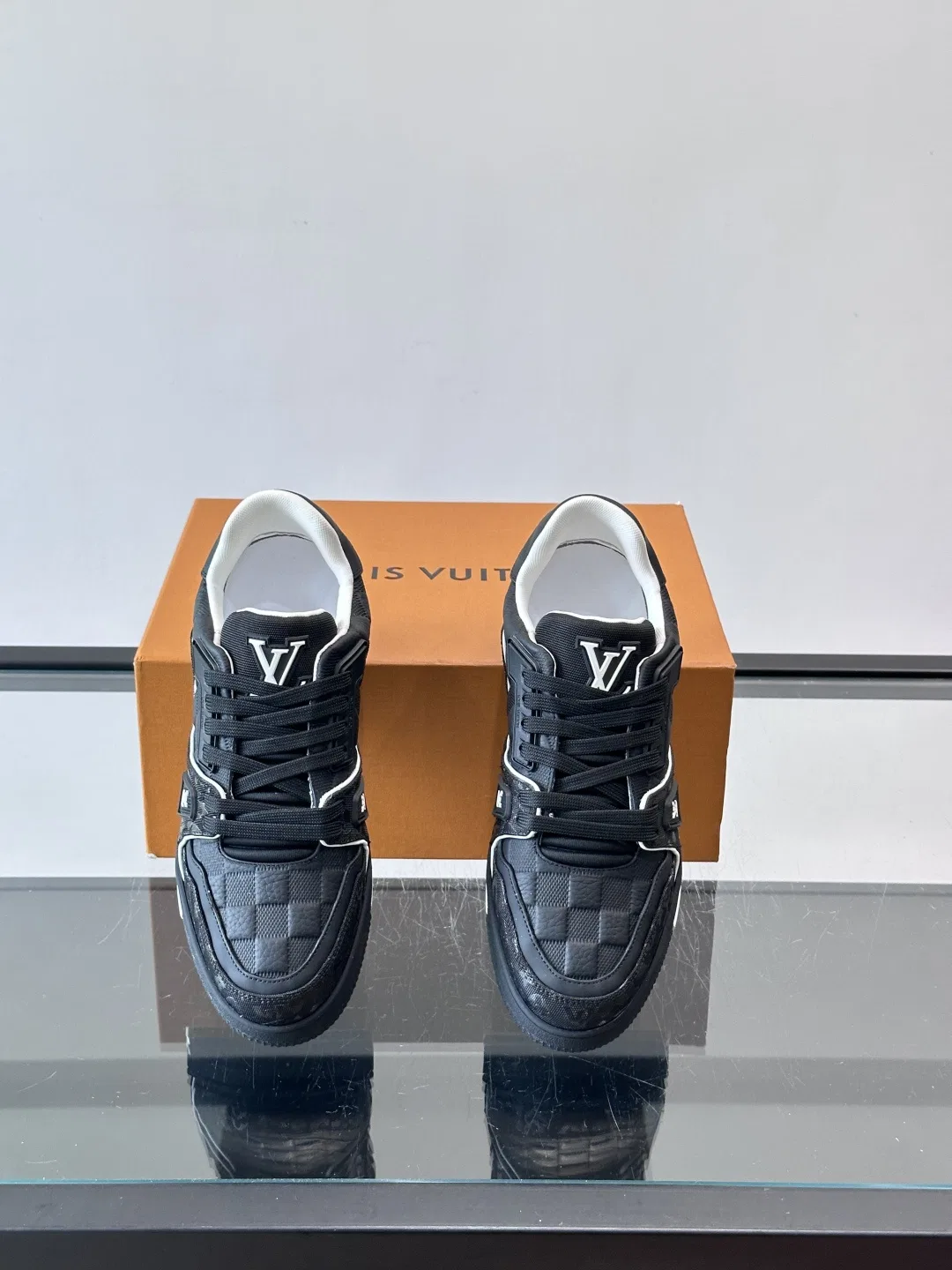 LV 27FW QVUSQNN 028 스니커즈 6