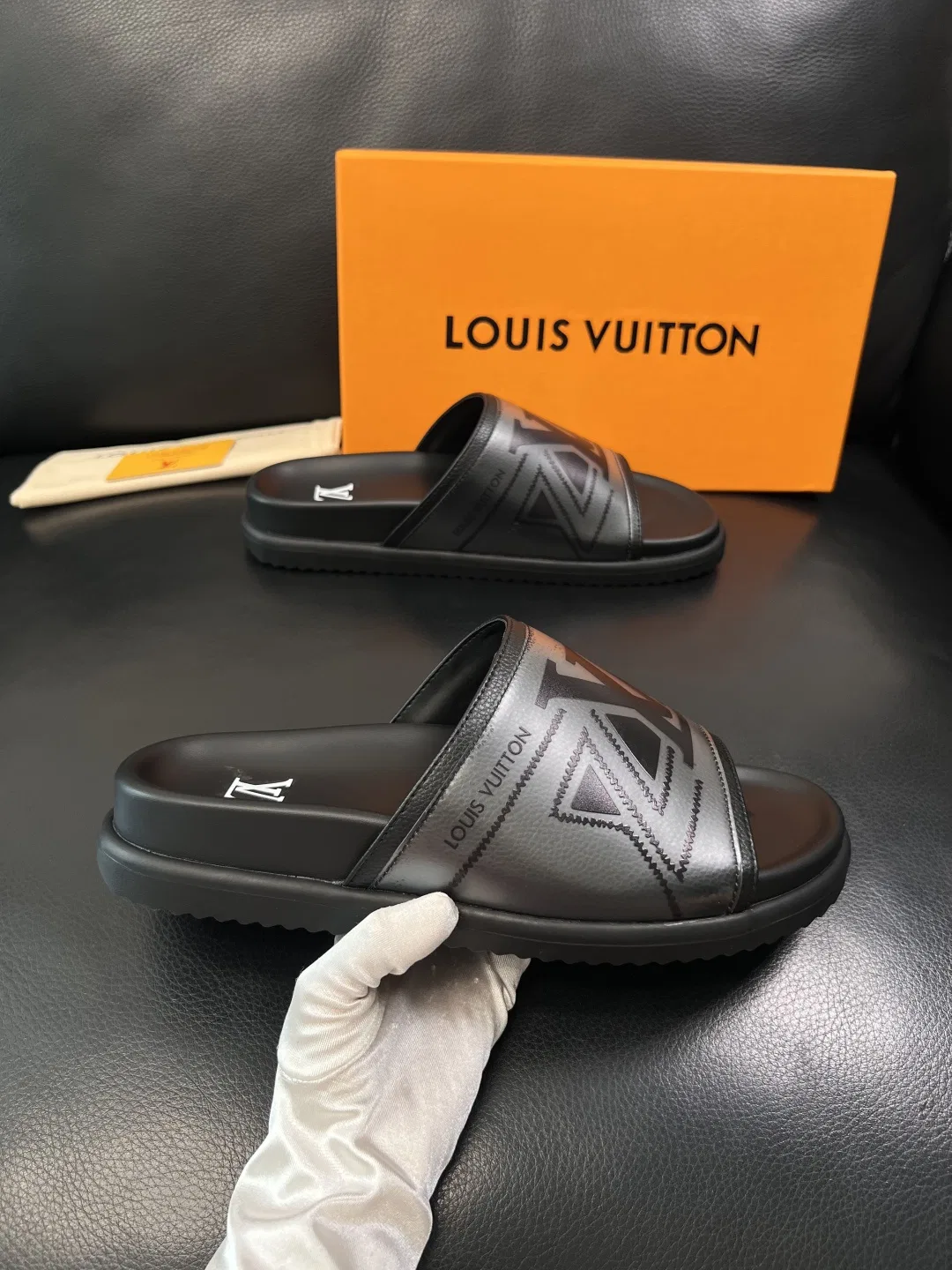 LV 27FW QVUSQNN 039 슬리퍼 4
