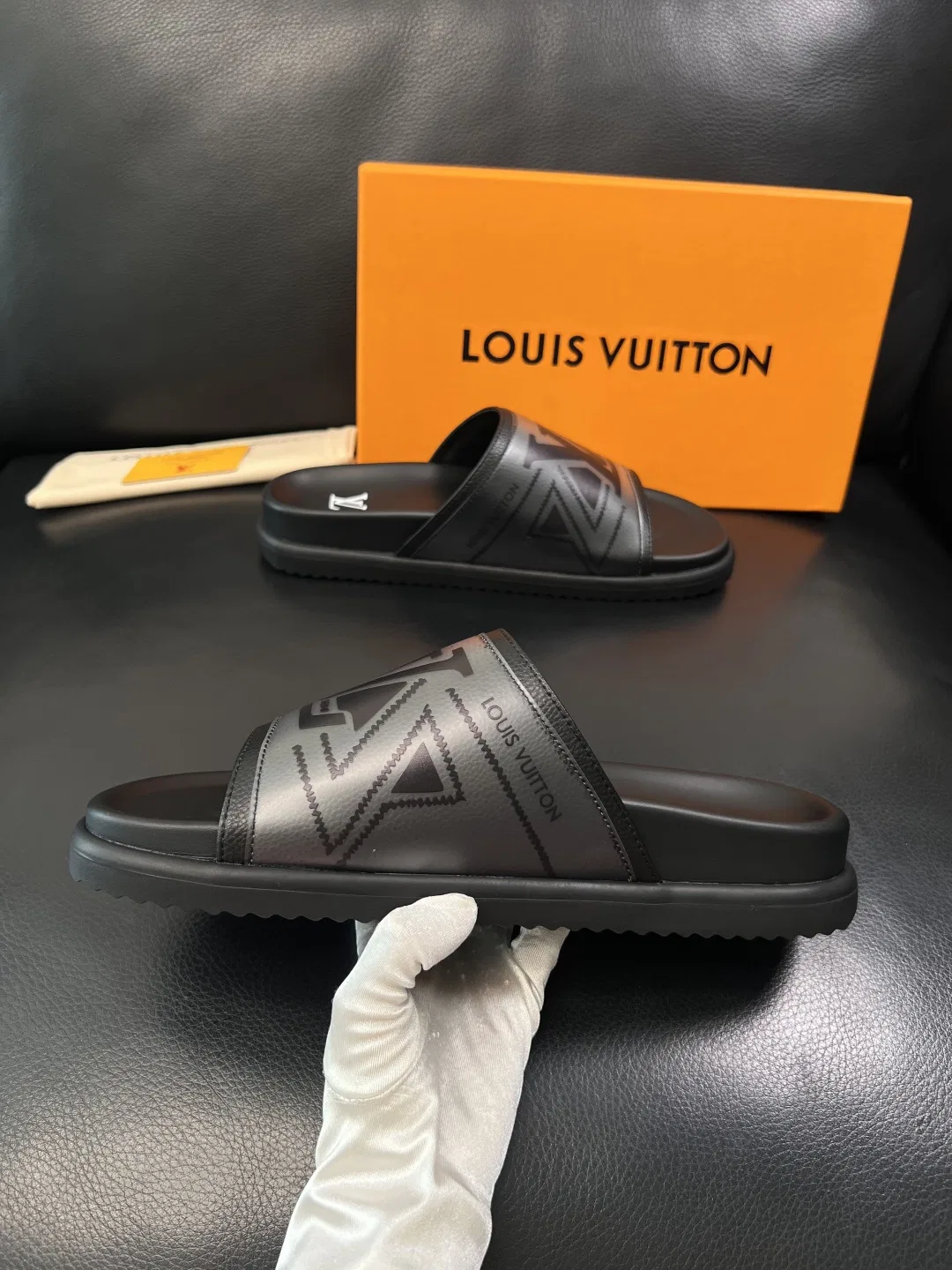 LV 27FW QVUSQNN 039 슬리퍼 5