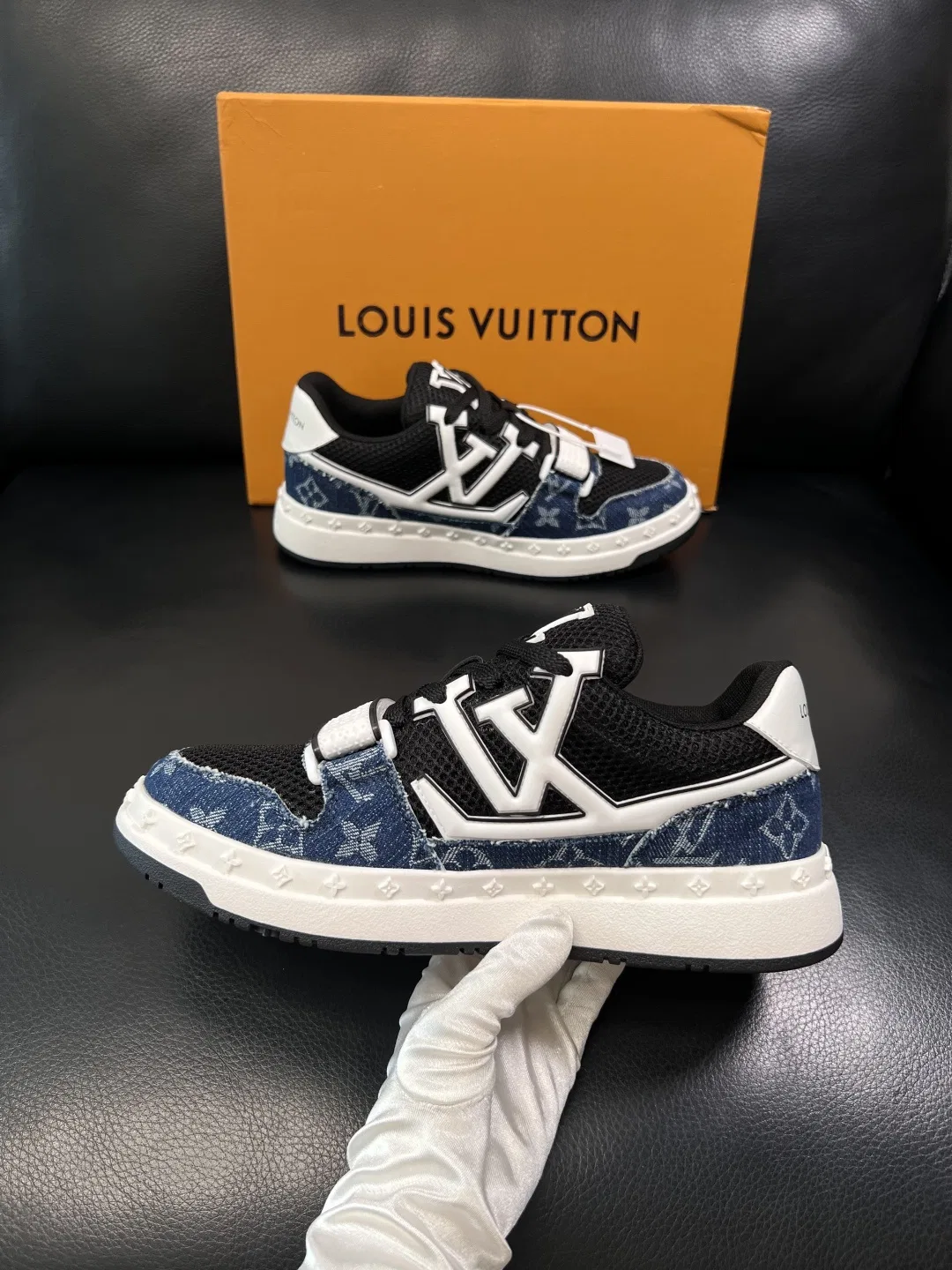 LV 27FW QVUSQNN 040 스니커즈 5