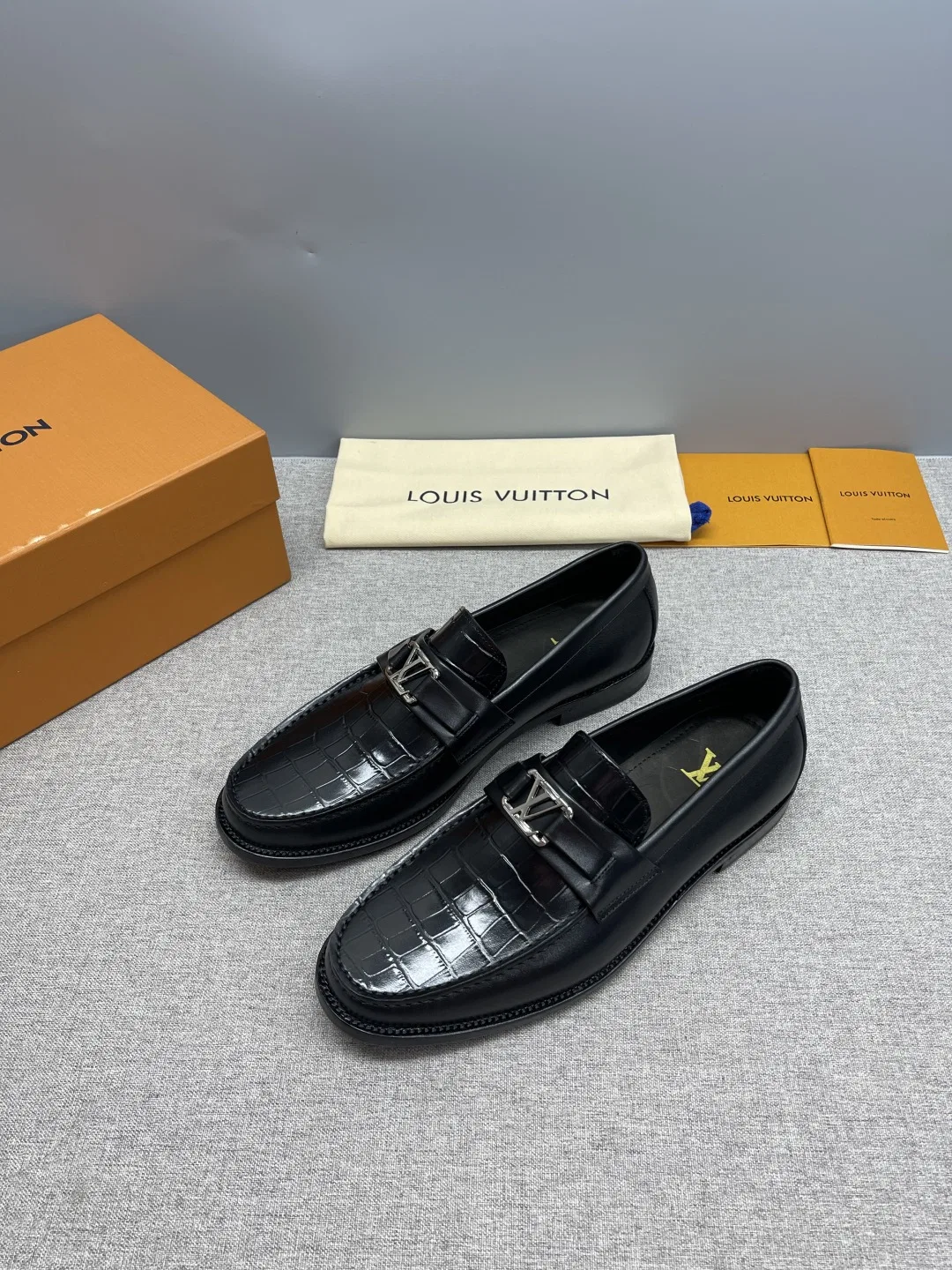 LV 27FW QVUSQNN 042 로퍼 3