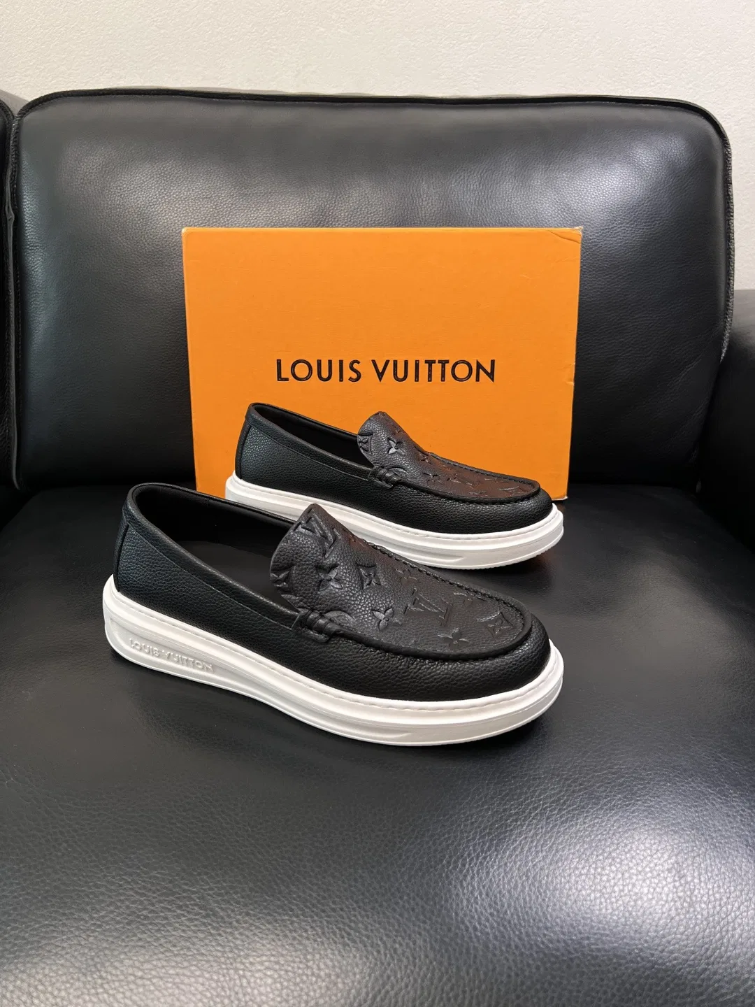 LV 27FW QVUSQNN 046 로퍼