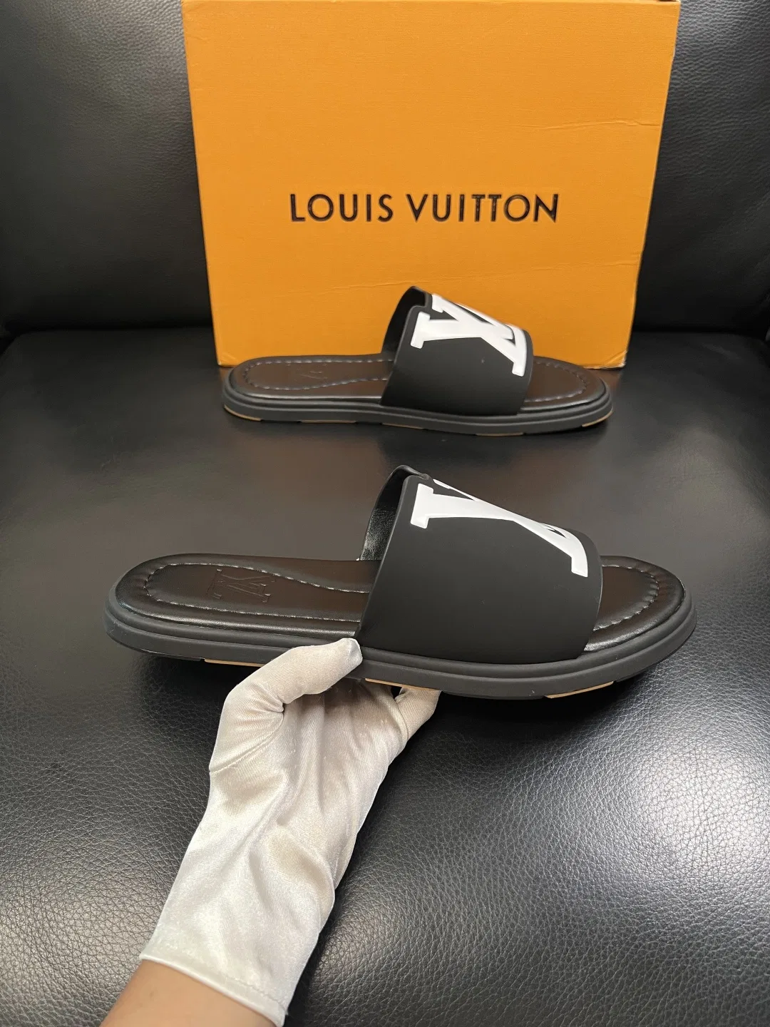 LV 27FW QVUSQNN 048 슬리퍼 4