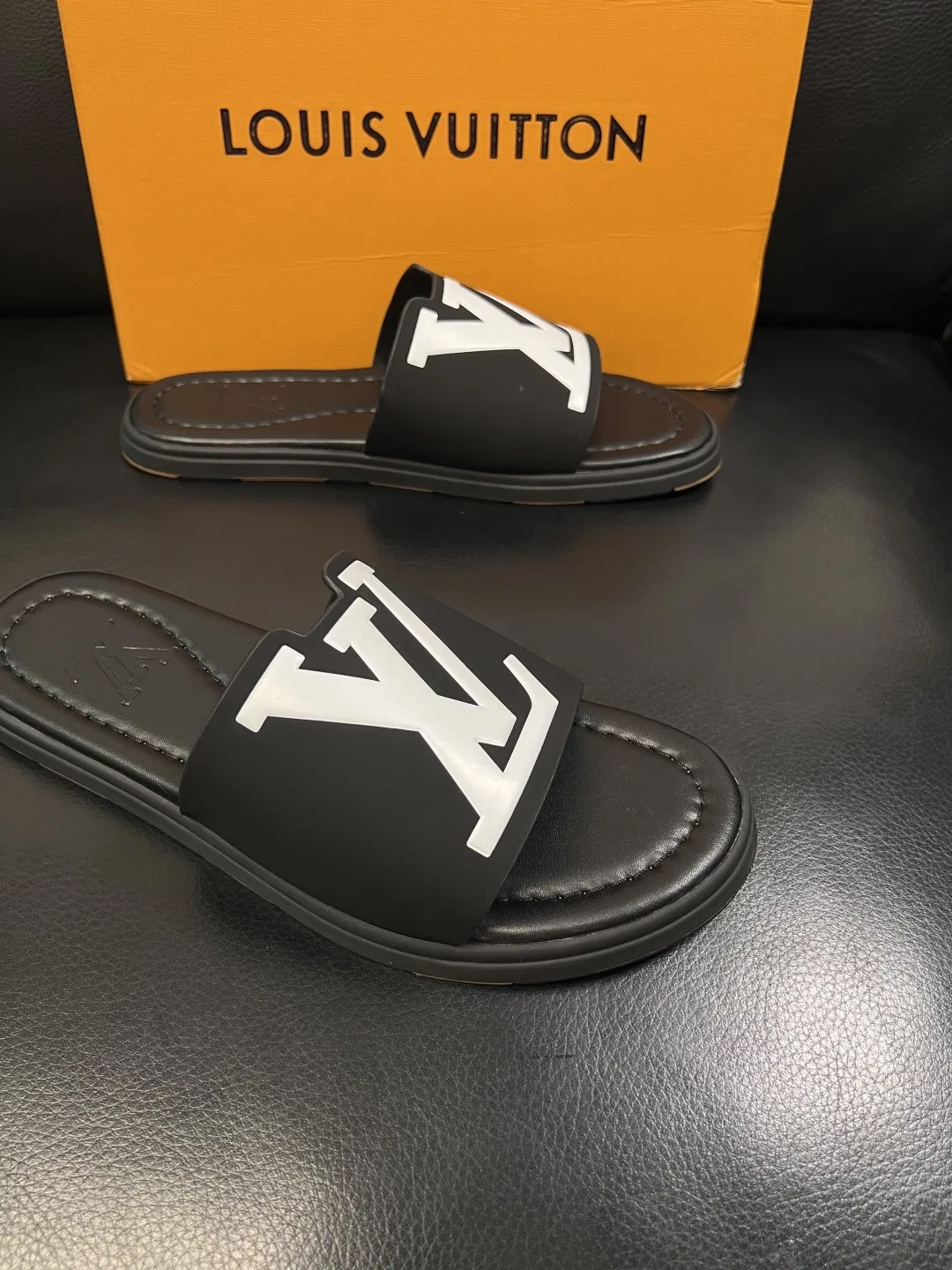 LV 27FW QVUSQNN 048 슬리퍼 6
