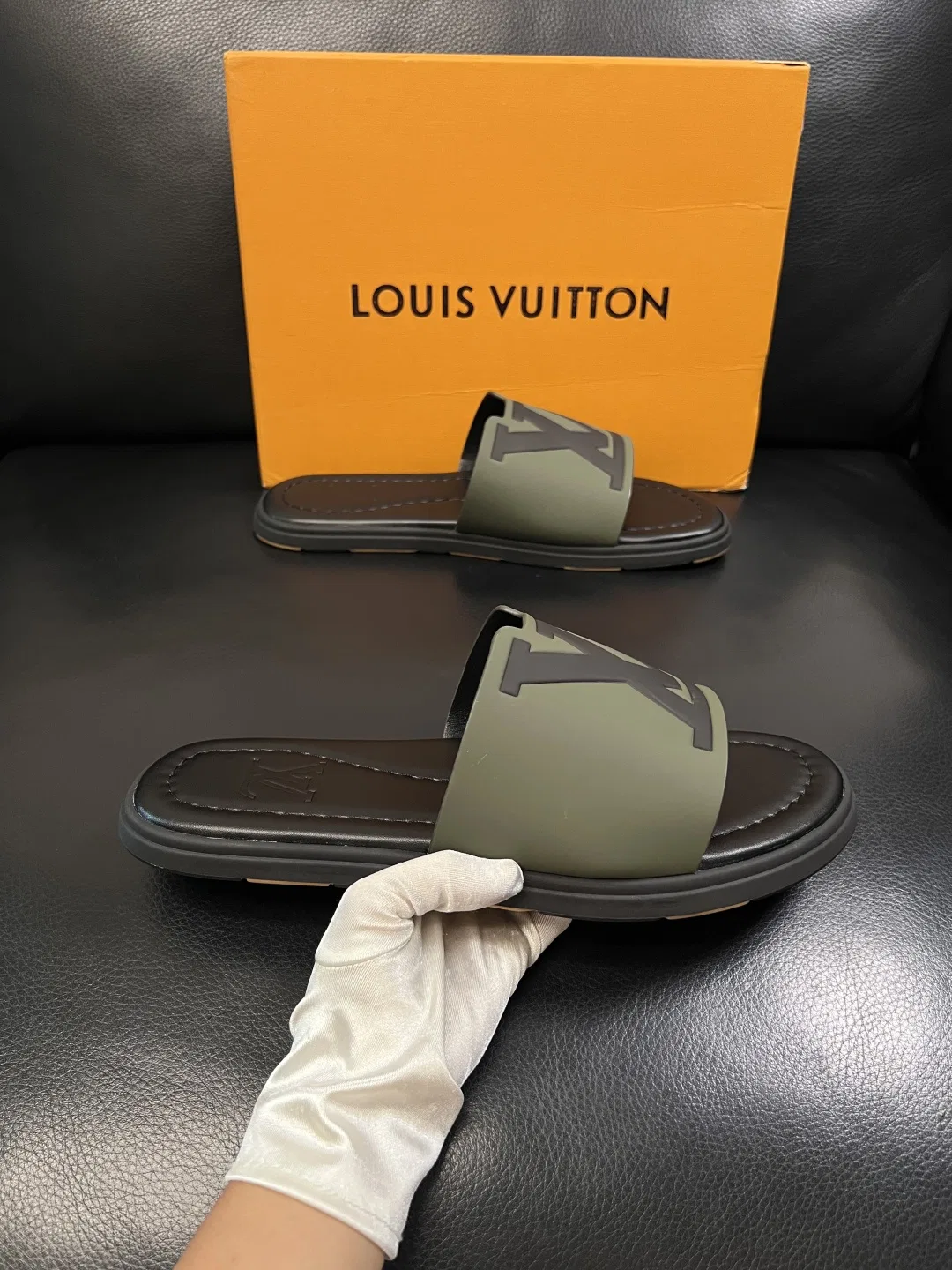 LV 27FW QVUSQNN 049 슬리퍼 3