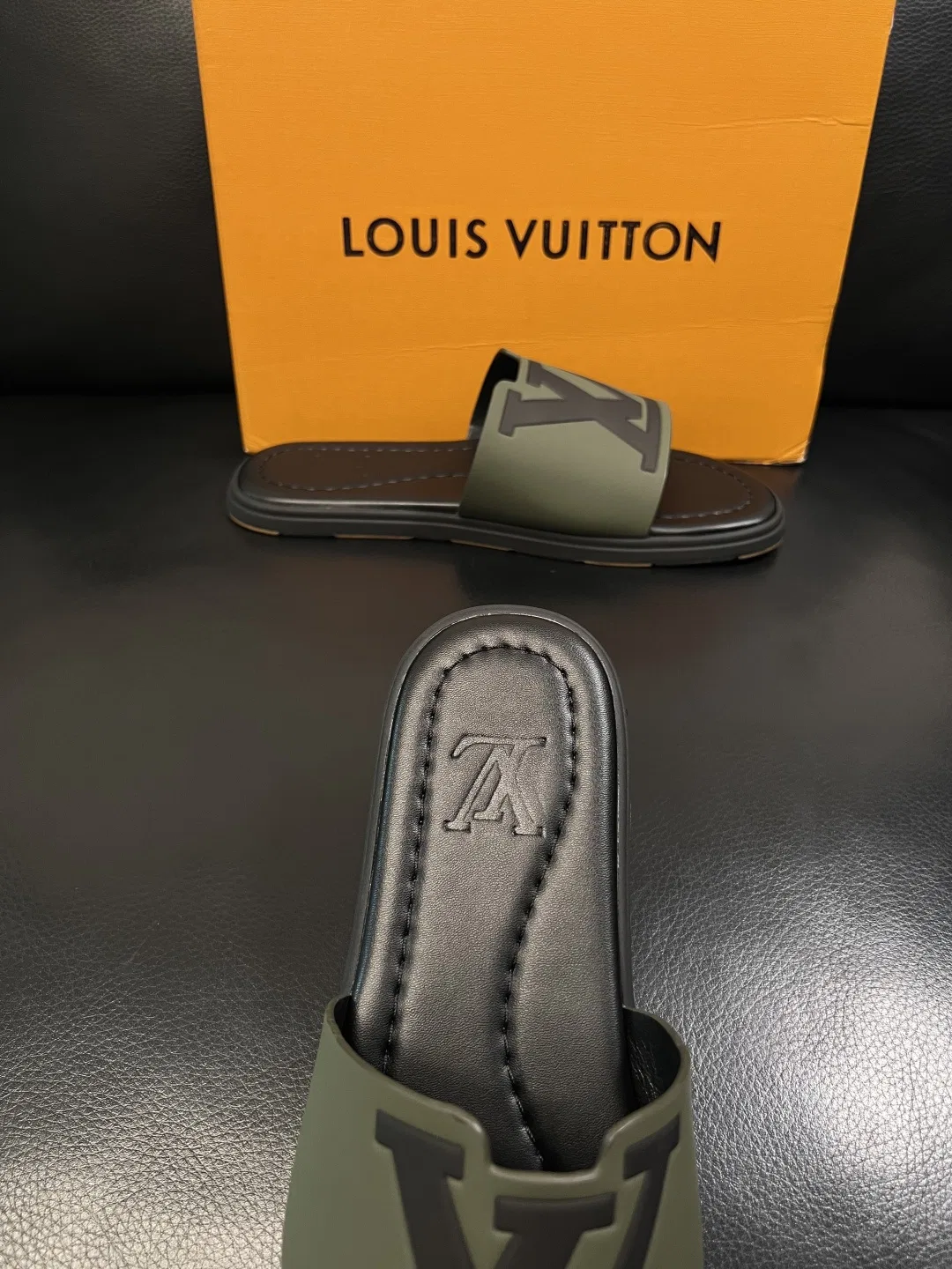 LV 27FW QVUSQNN 049 슬리퍼 6