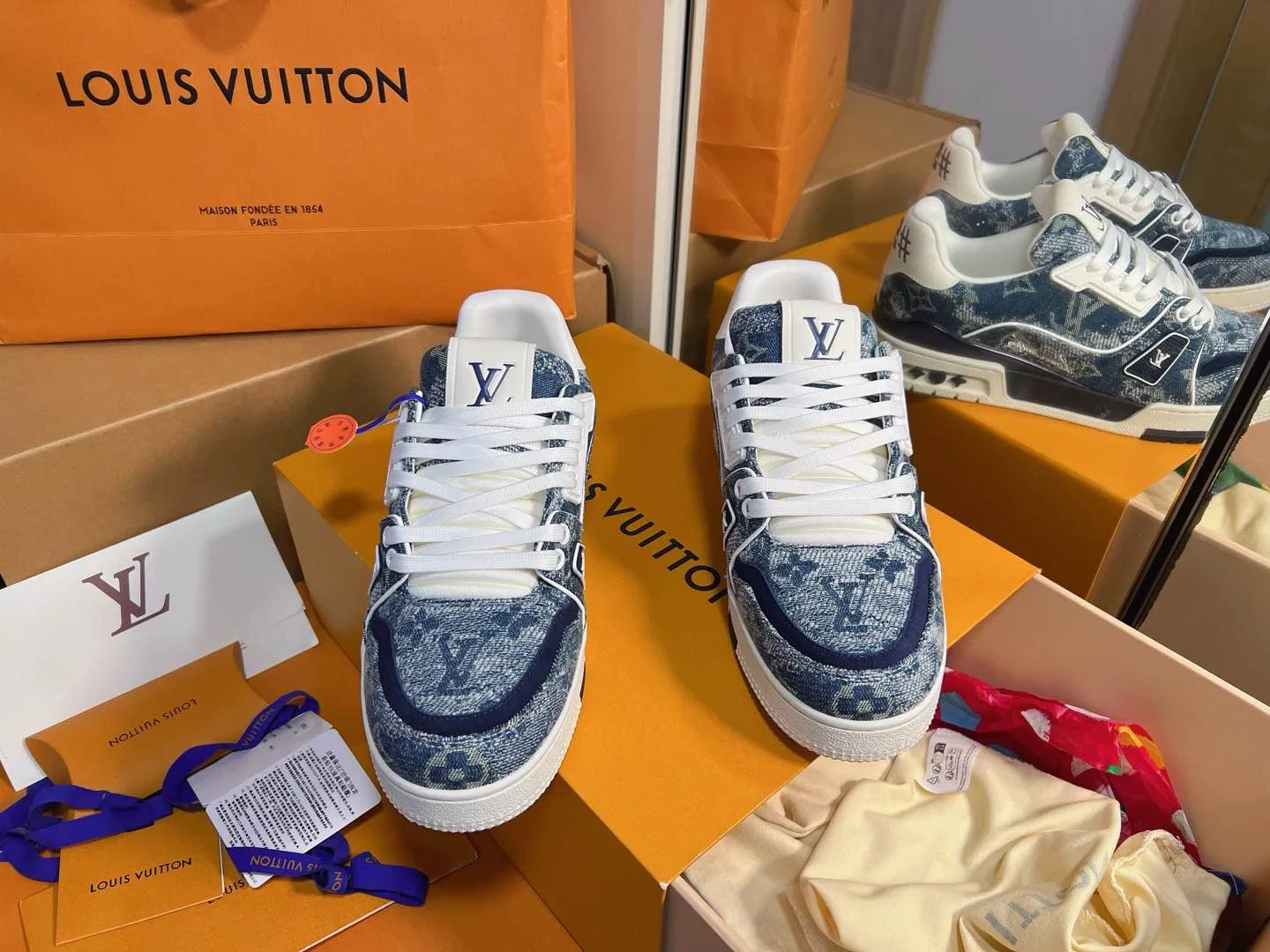 LV 27FW QVUSQNN 058 스니커즈 3