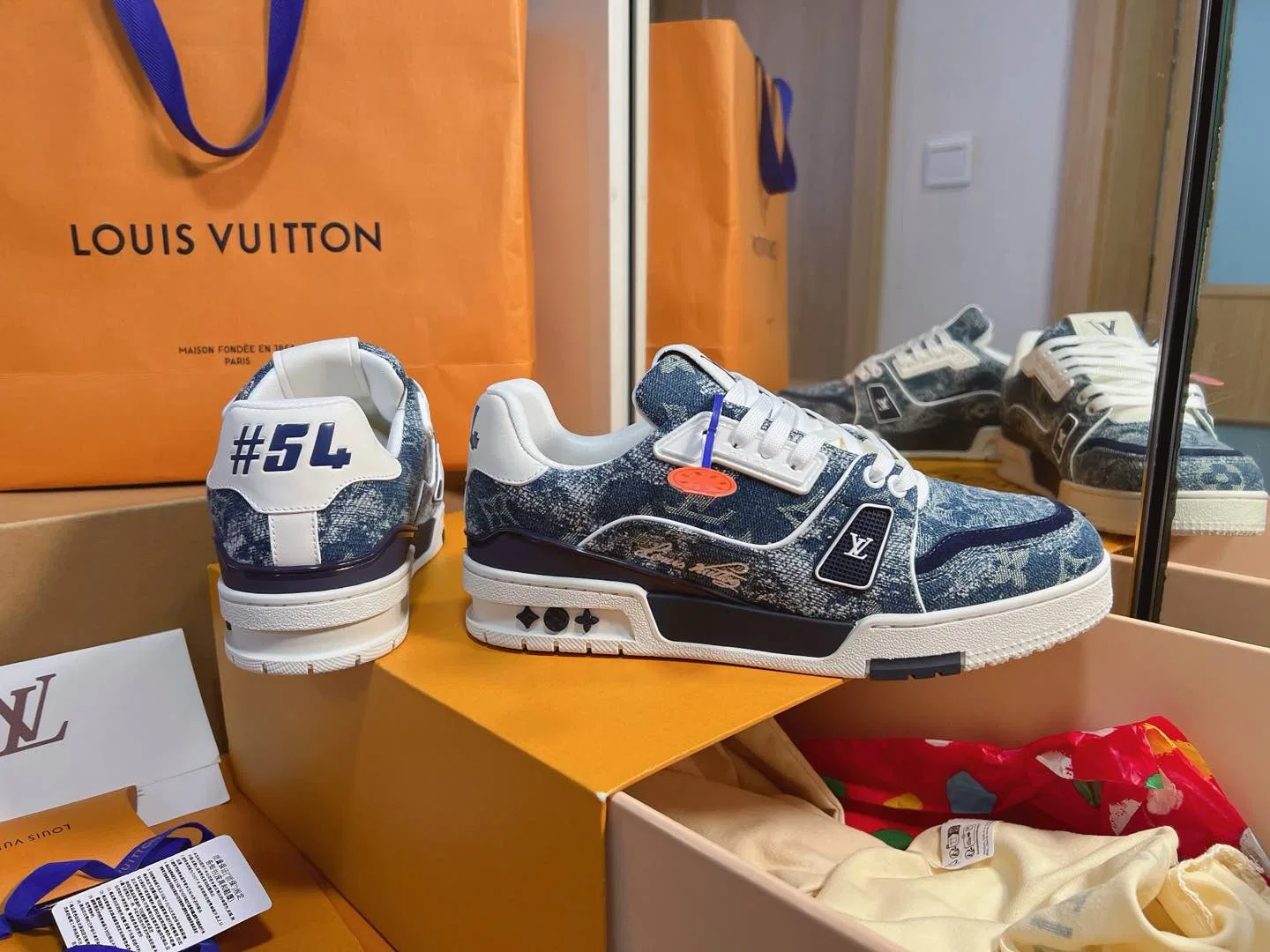 LV 27FW QVUSQNN 058 스니커즈 5