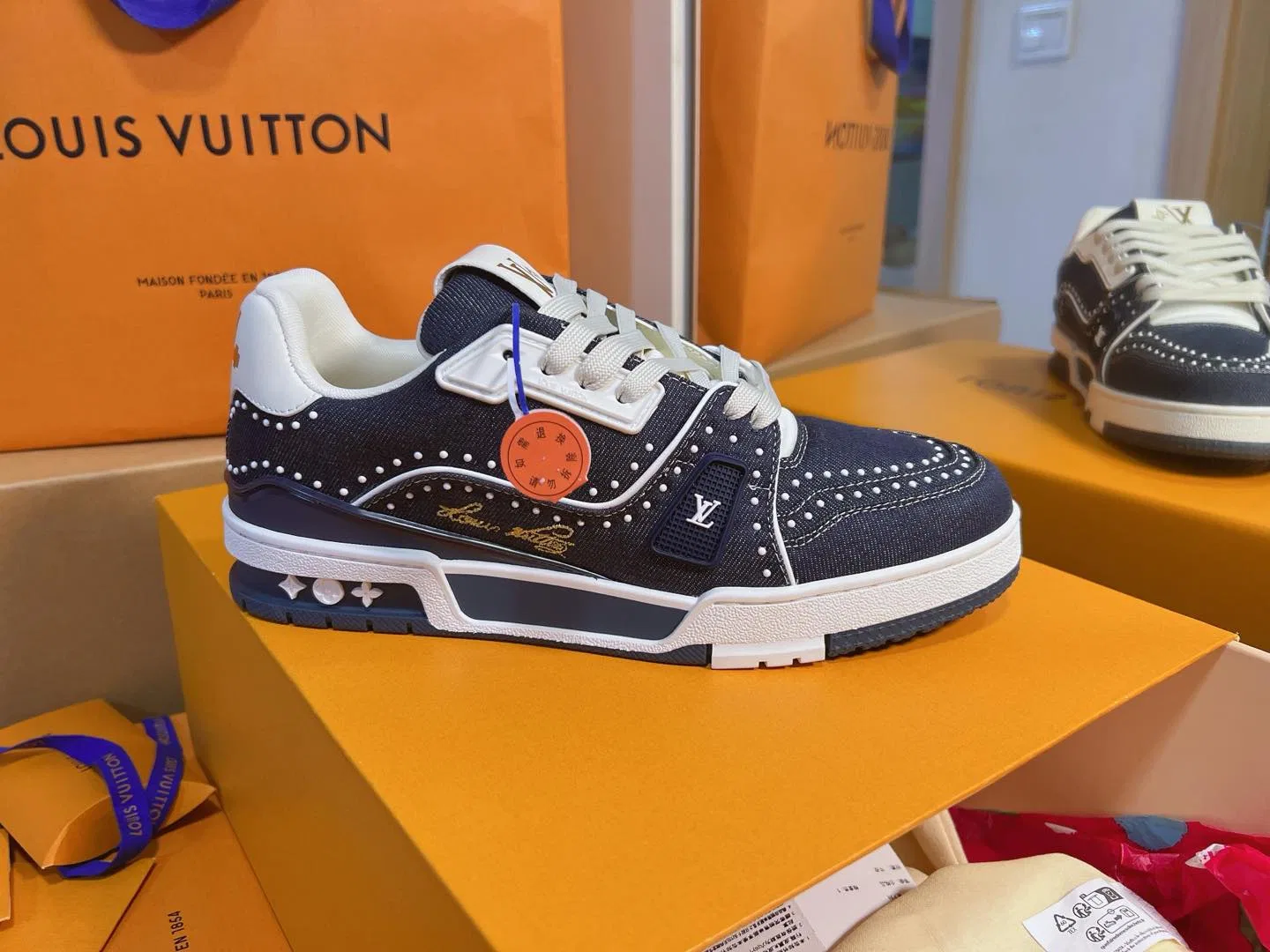 LV 27FW QVUSQNN 059 스니커즈 5