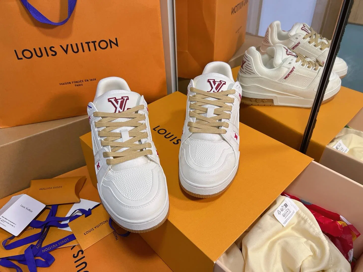 LV 27FW QVUSQNN 061 스니커즈 3