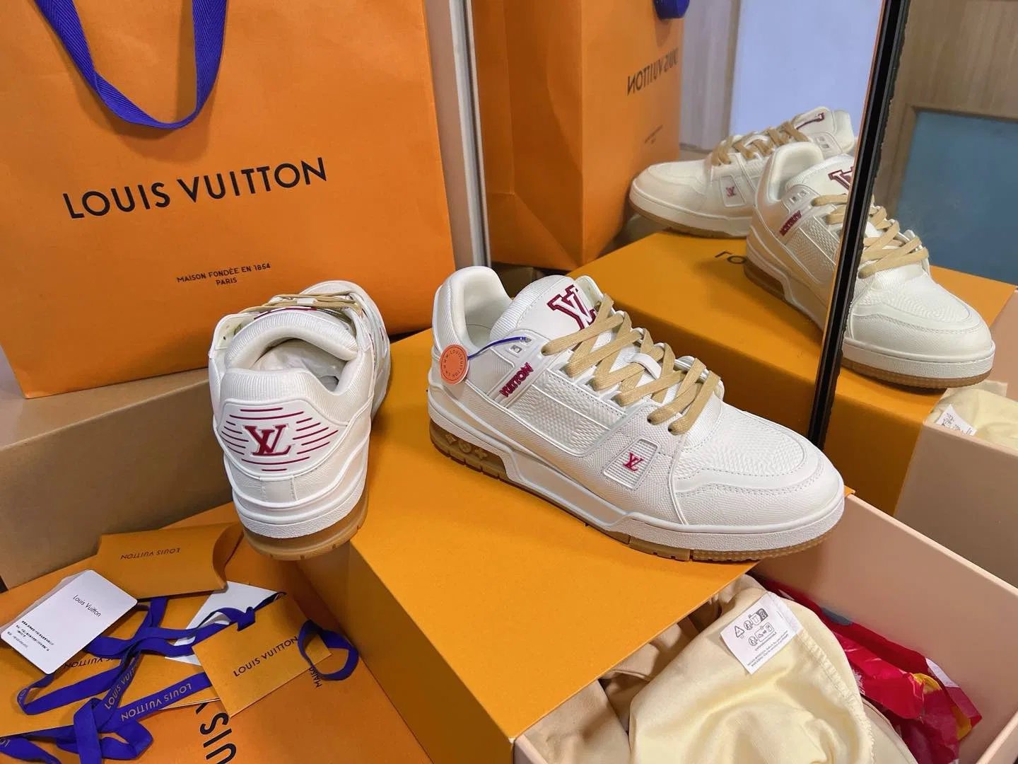 LV 27FW QVUSQNN 061 스니커즈 4