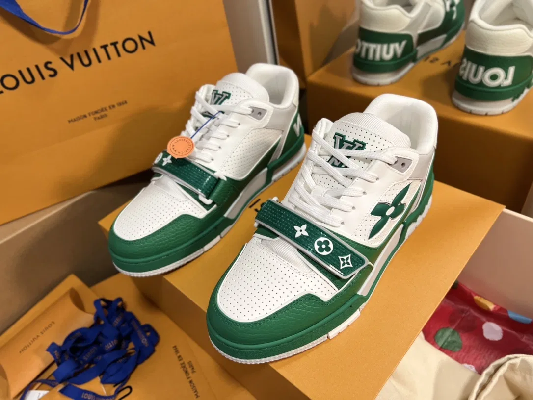 LV 27FW QVUSQNN 062 스니커즈