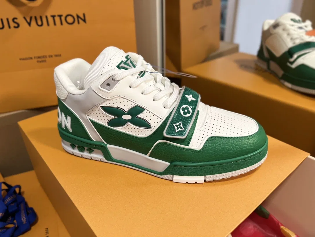 LV 27FW QVUSQNN 062 스니커즈 3