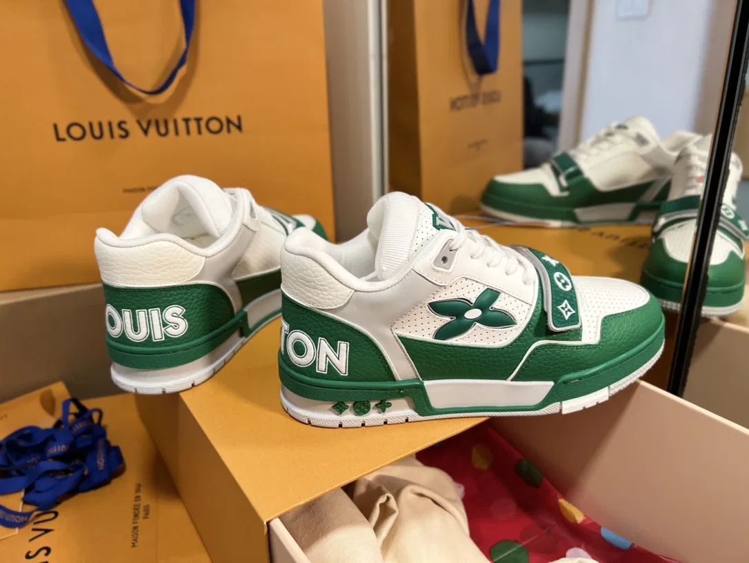 LV 27FW QVUSQNN 062 스니커즈 4