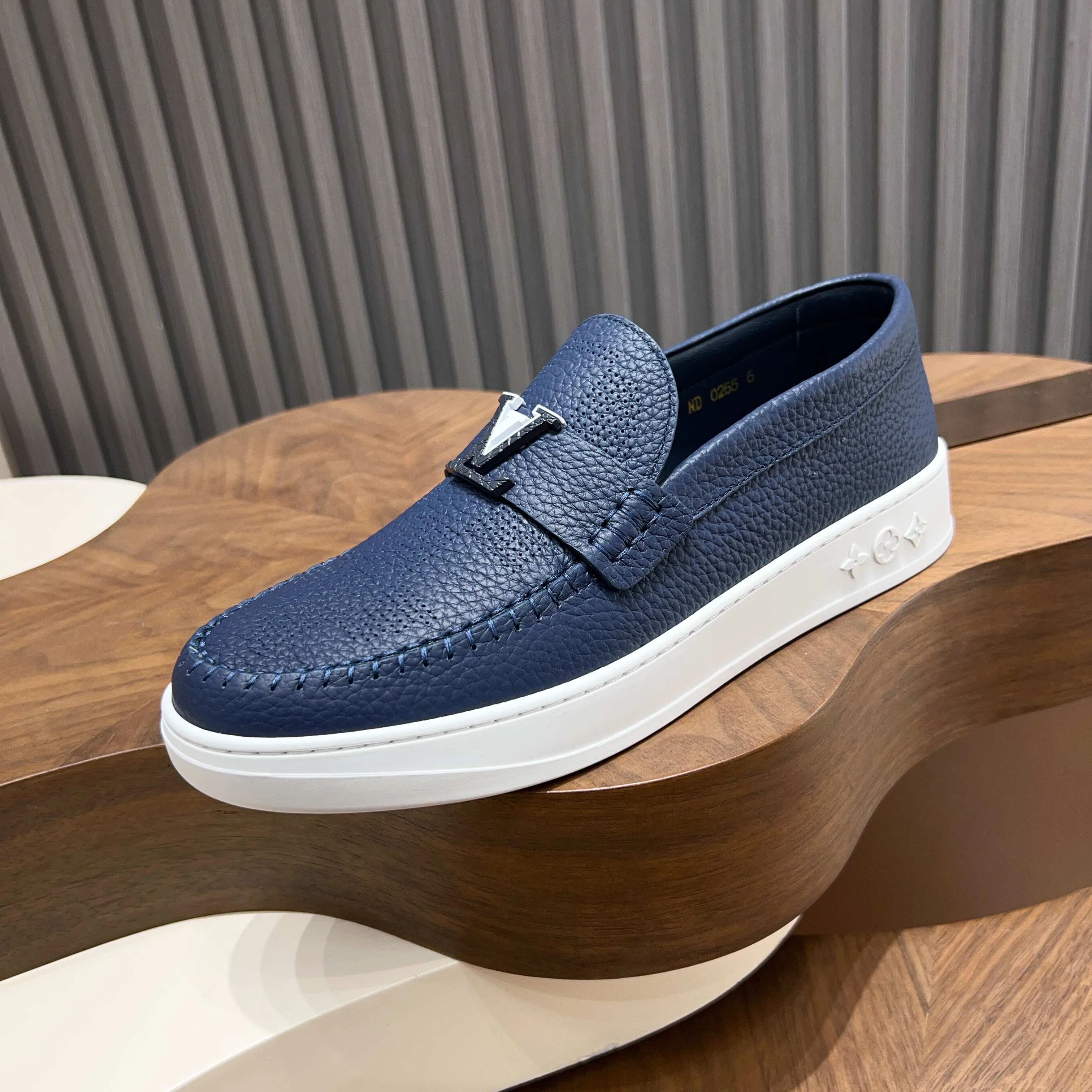 LV 27FW QVUSQNN 066 로퍼 4