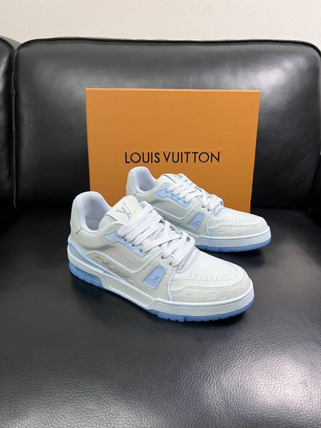 LV 27FW QVUSQNN 120 스니커즈