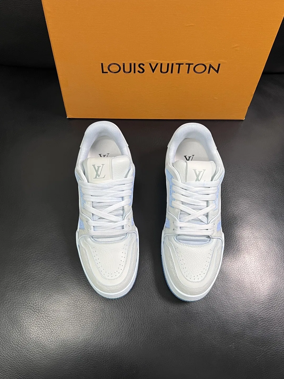 LV 27FW QVUSQNN 120 스니커즈 3