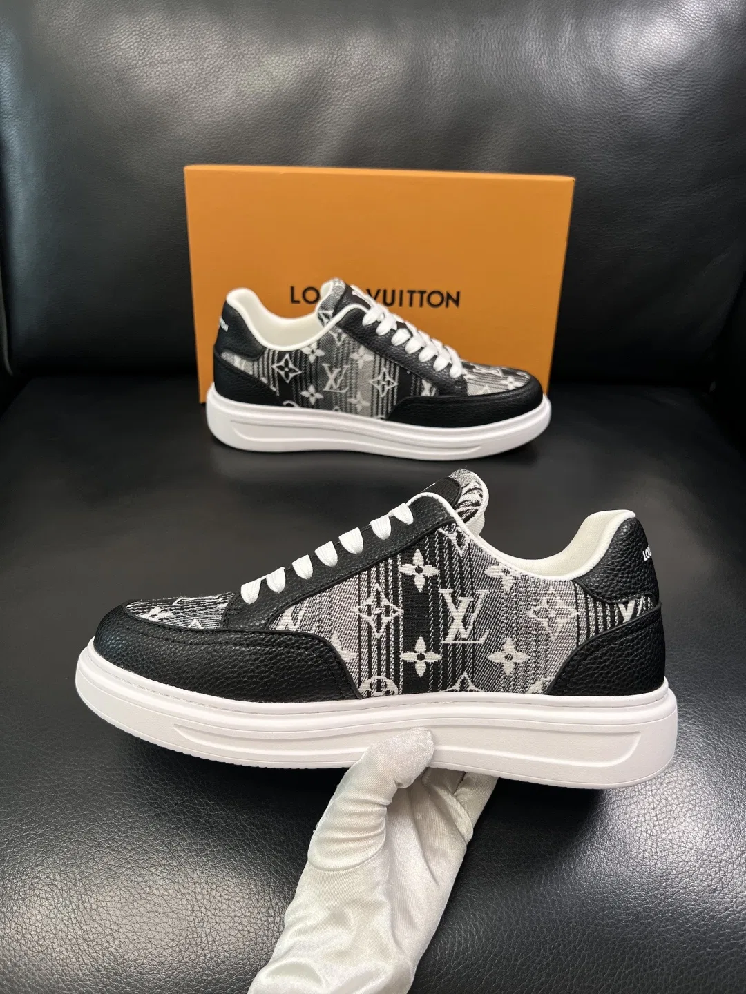 LV 27FW QVUSQNN 122 스니커즈 5