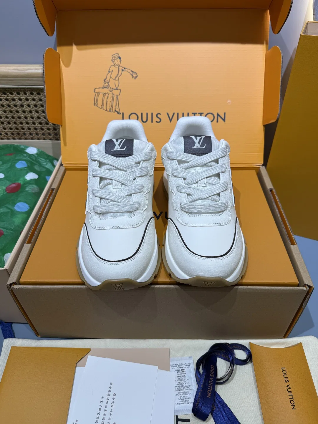 LV 27FW QVUSQNN 128 스니커즈