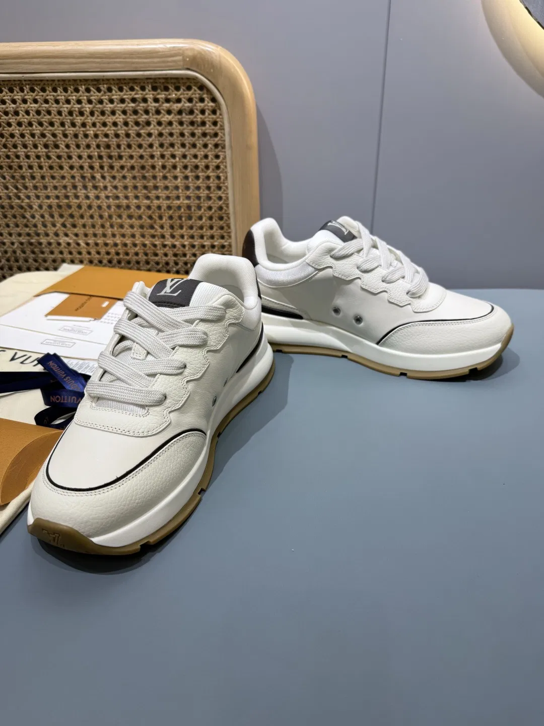 LV 27FW QVUSQNN 128 스니커즈 5