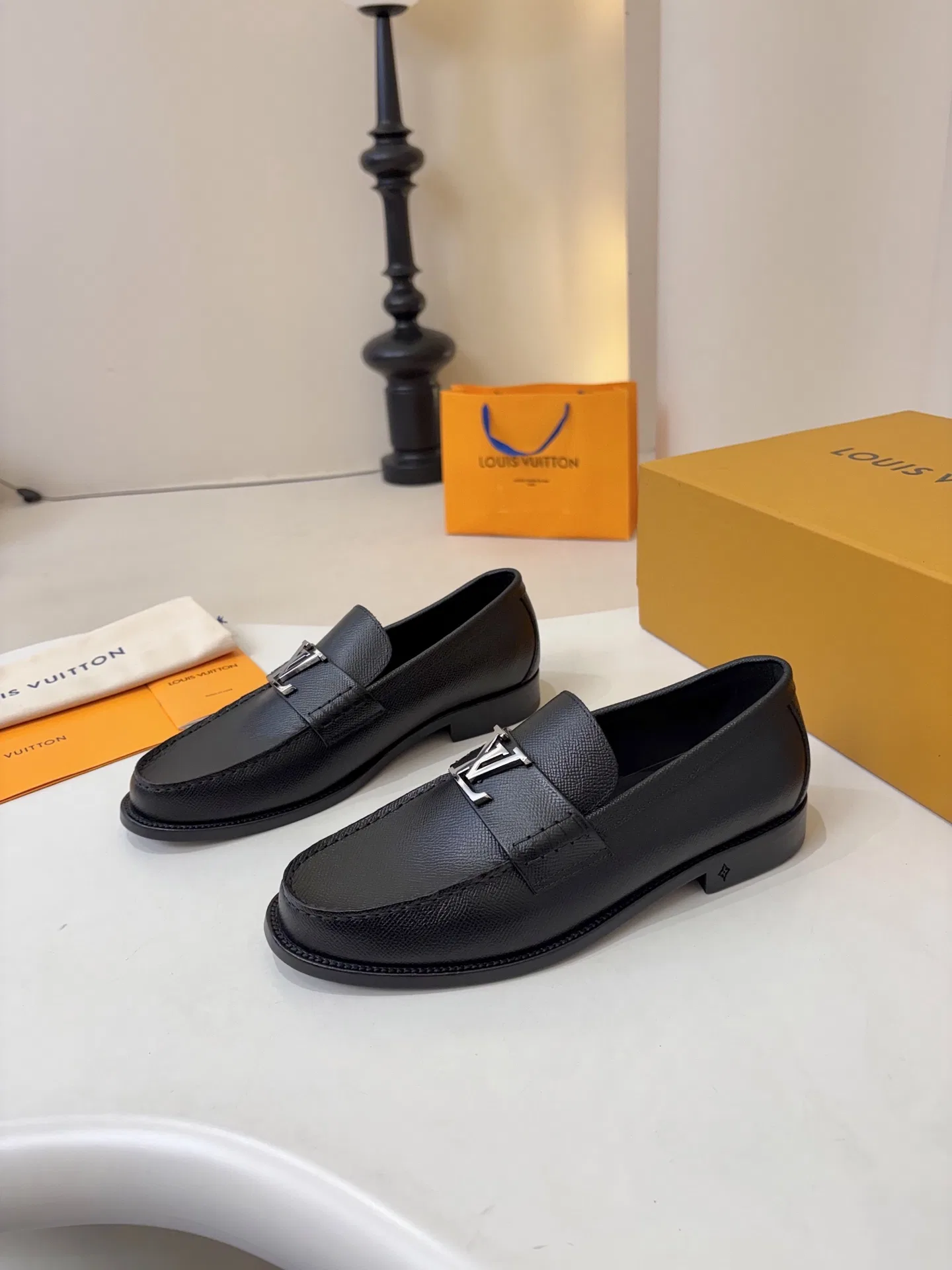 LV 27FW QVUSQNN 140 로퍼