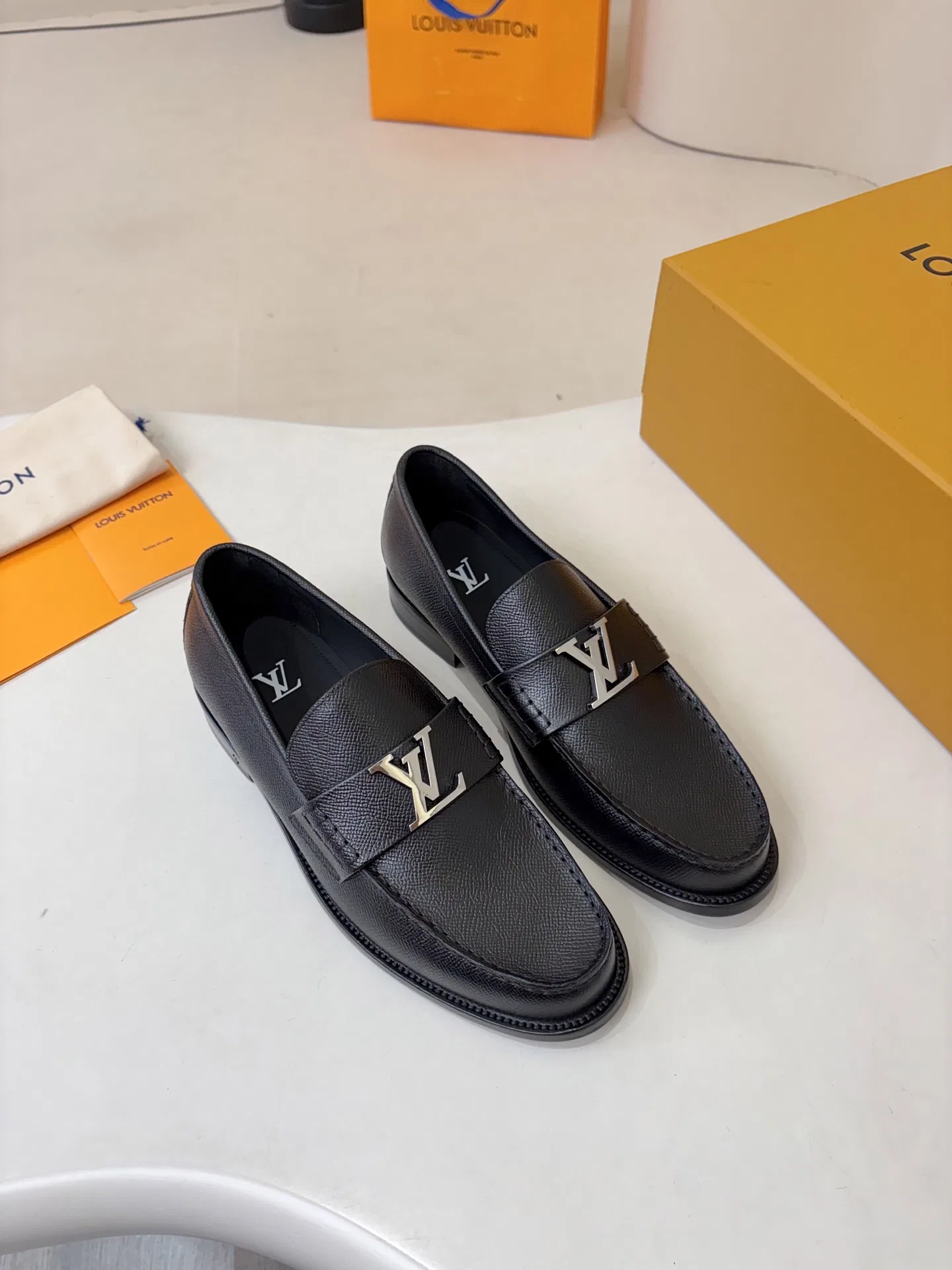 LV 27FW QVUSQNN 140 로퍼 3
