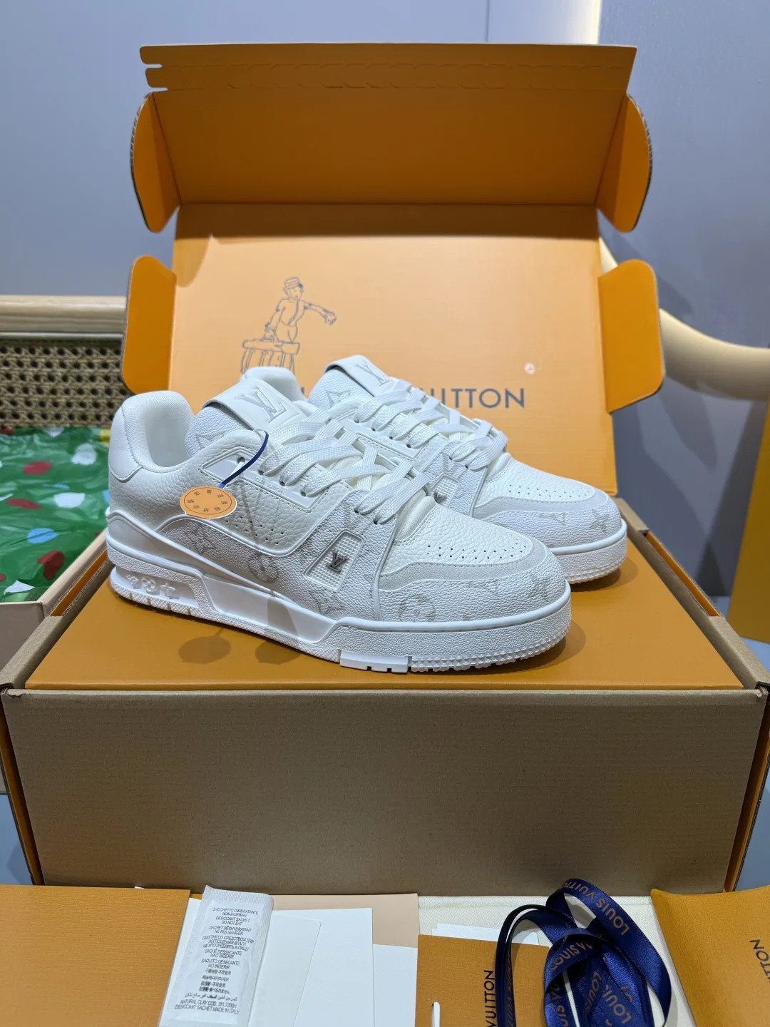 LV 27FW QVUSQNN 150 스니커즈