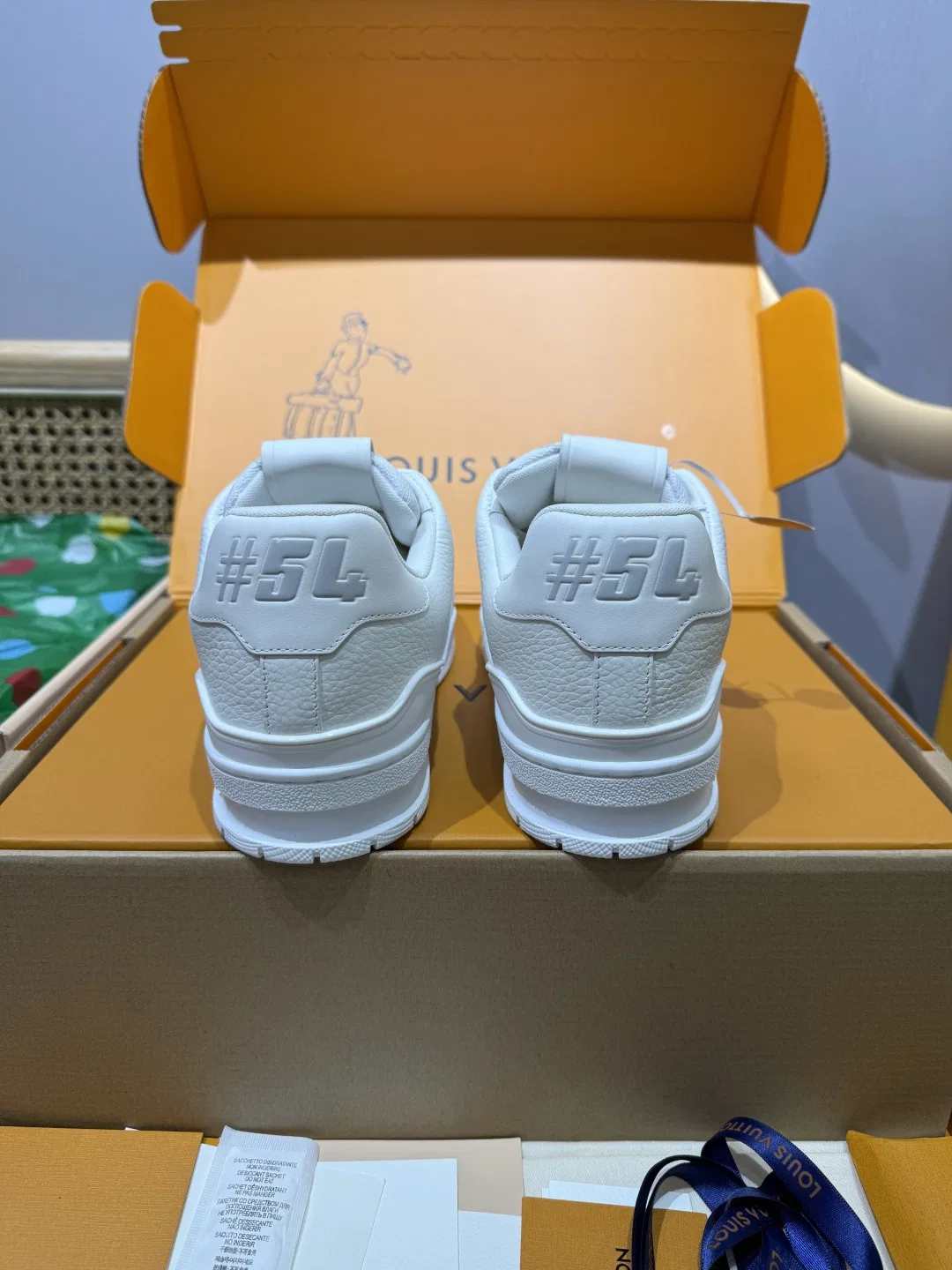 LV 27FW QVUSQNN 150 스니커즈 4