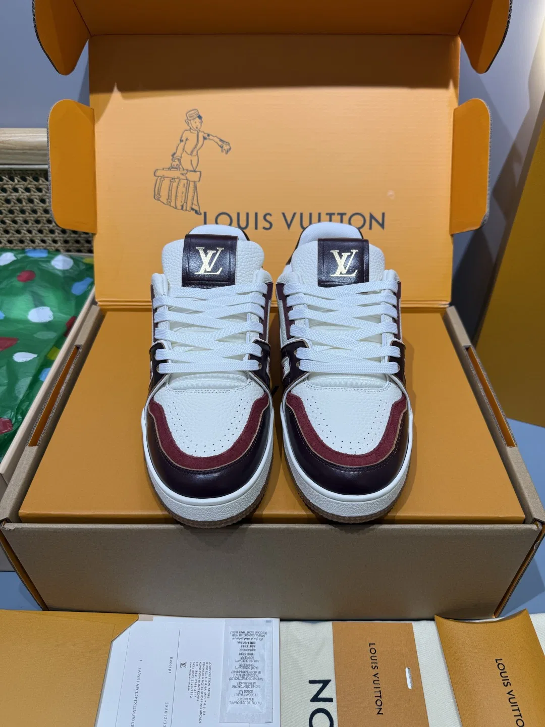 LV 27FW QVUSQNN 154 스니커즈